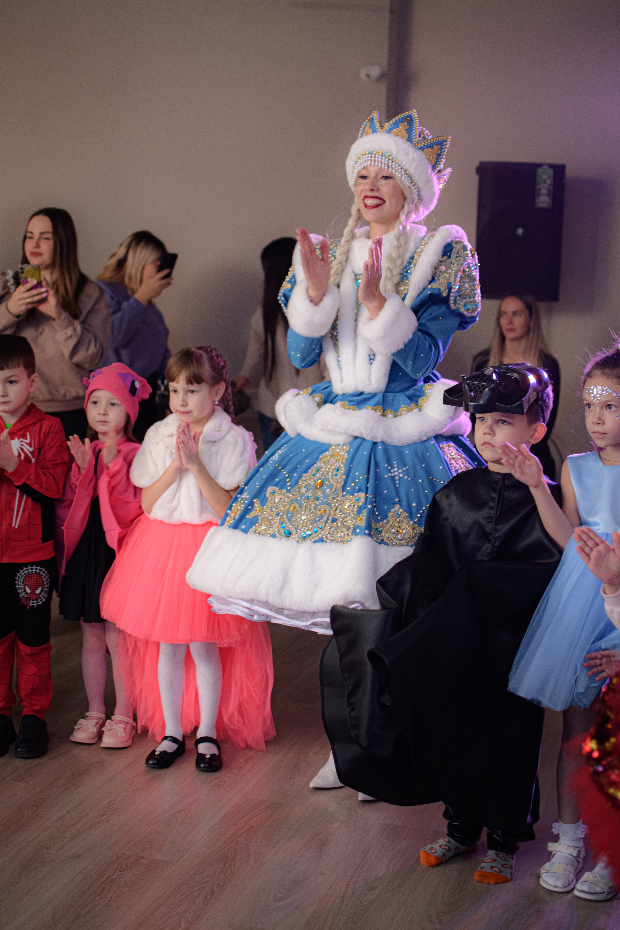 HAPPY NEW YEAR. Photokarish