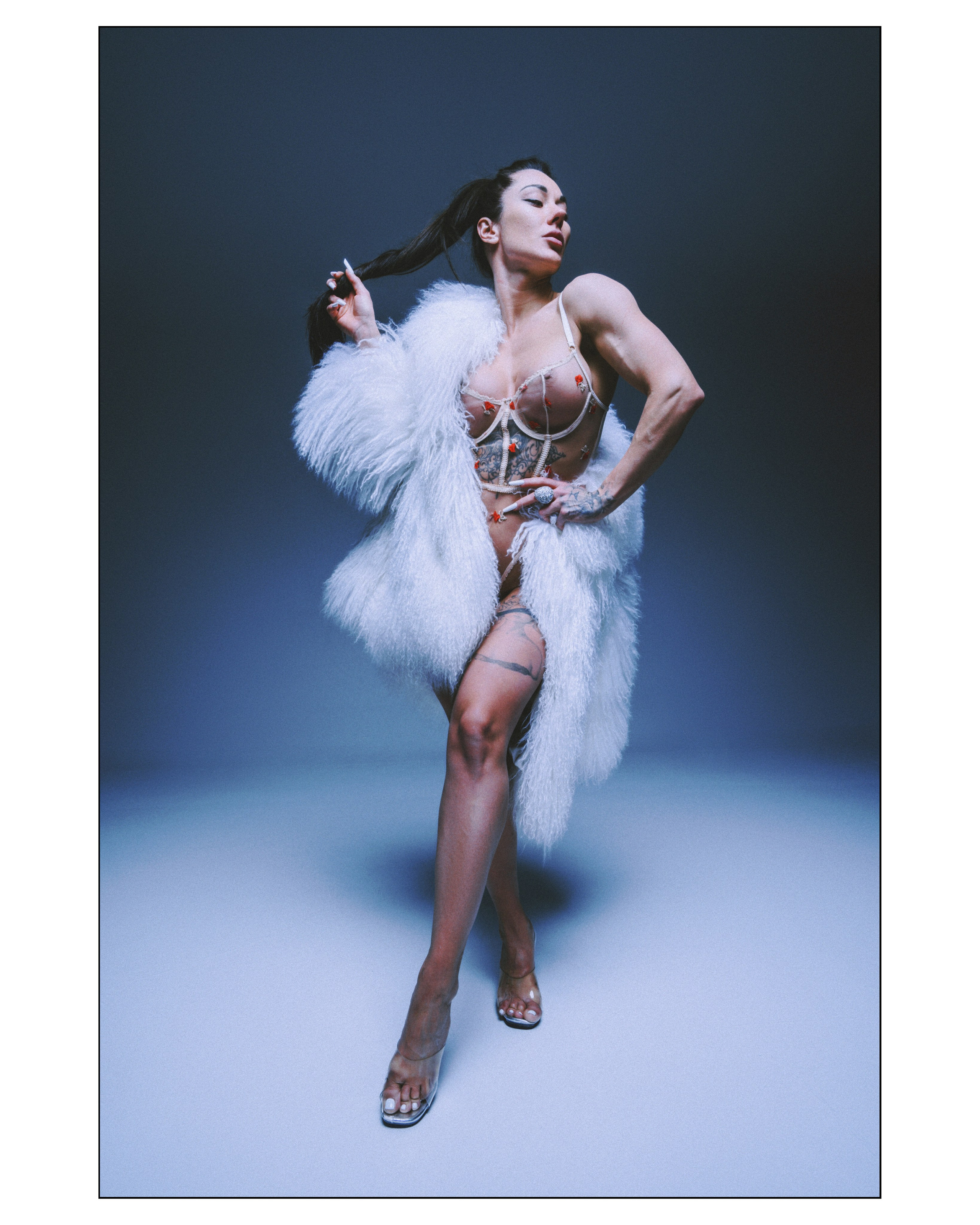 A Playboy photographer helps you find the rich man of your dreams. Dubai, Moscow. Portrait photographer Moscow, UAE, Oleg Koshmarov