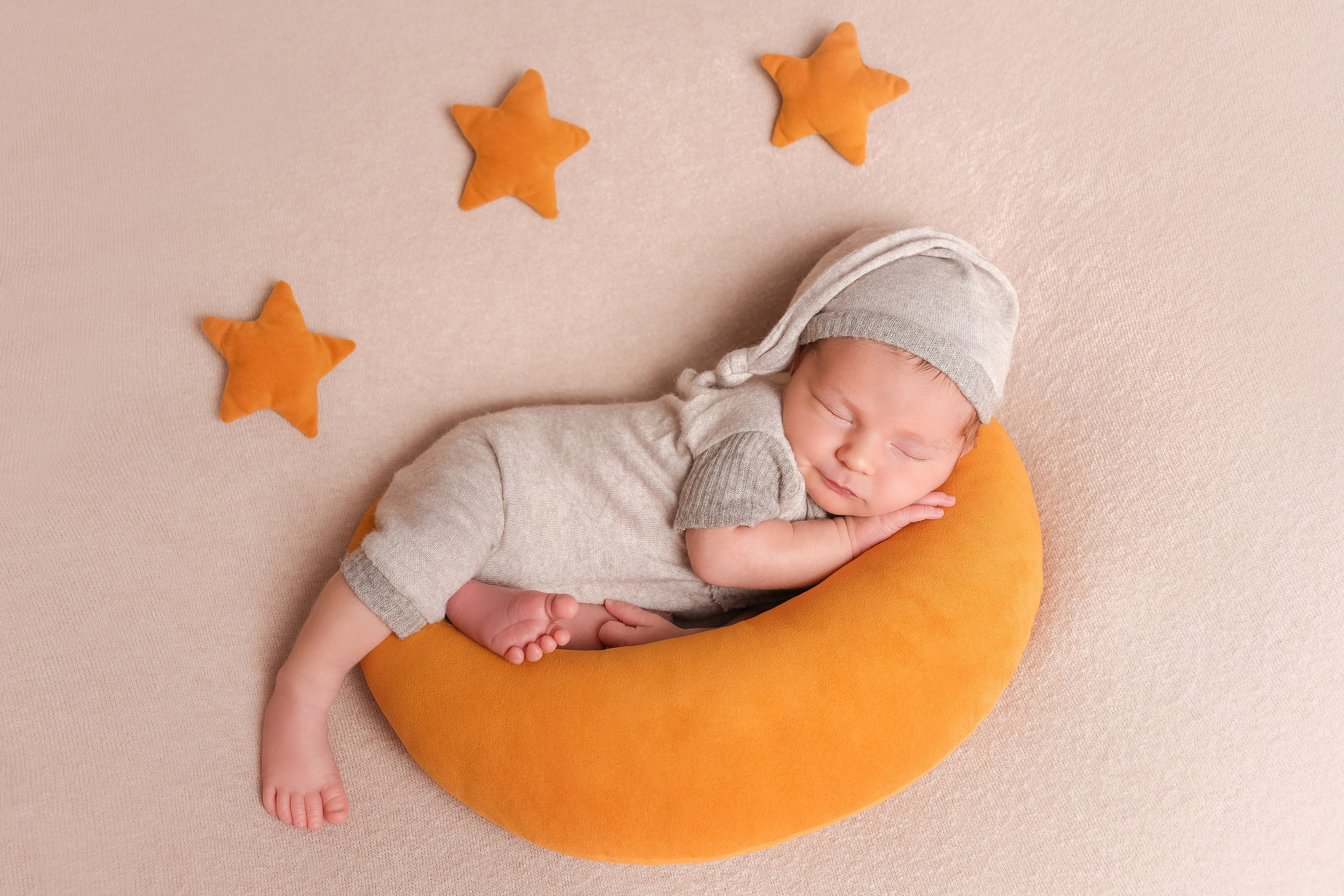 Newborn. Фотограф новорожденных и детский фотограф в Екатеринбурге Ксени