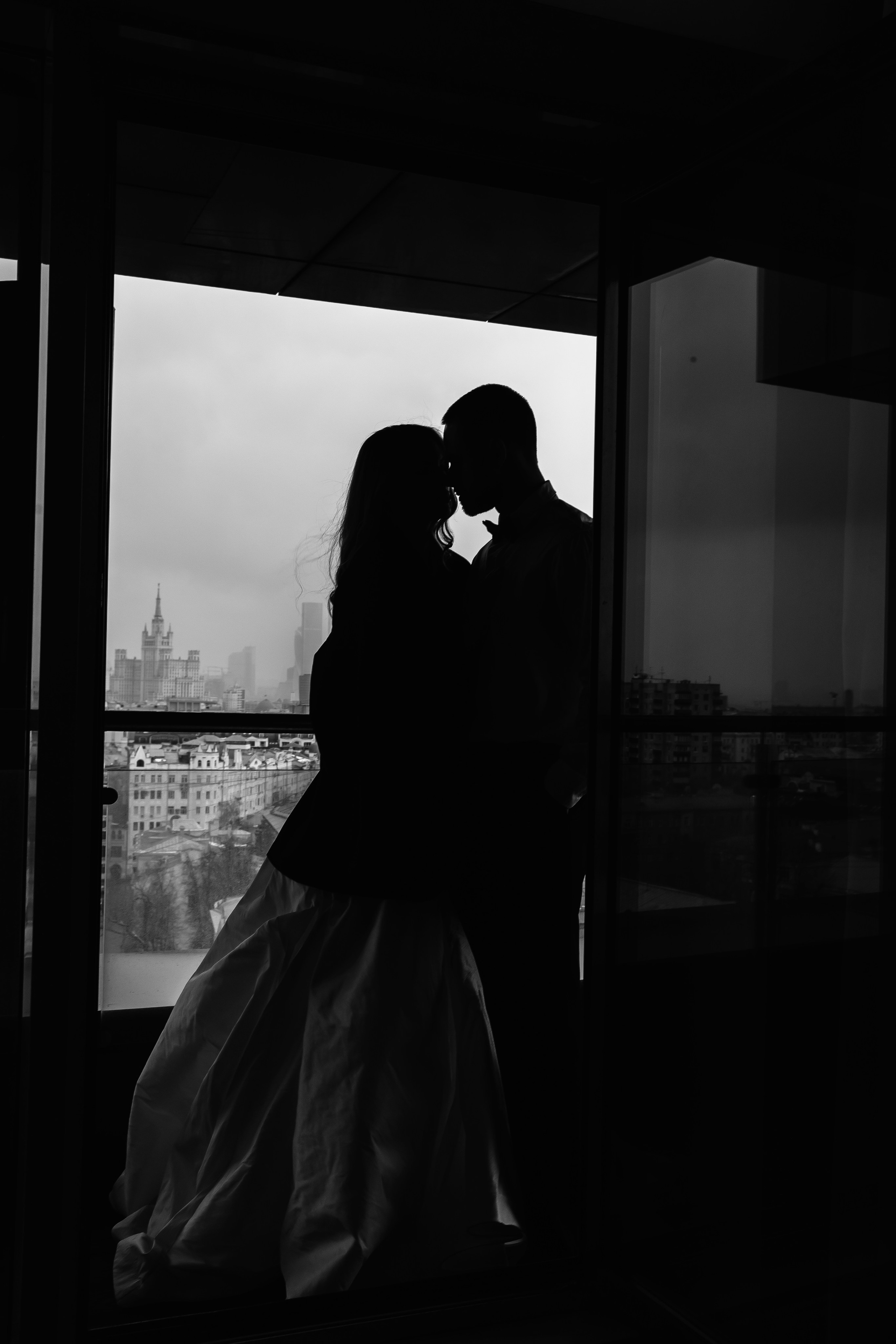 Свадебная съемка в отеле Continental. Главная