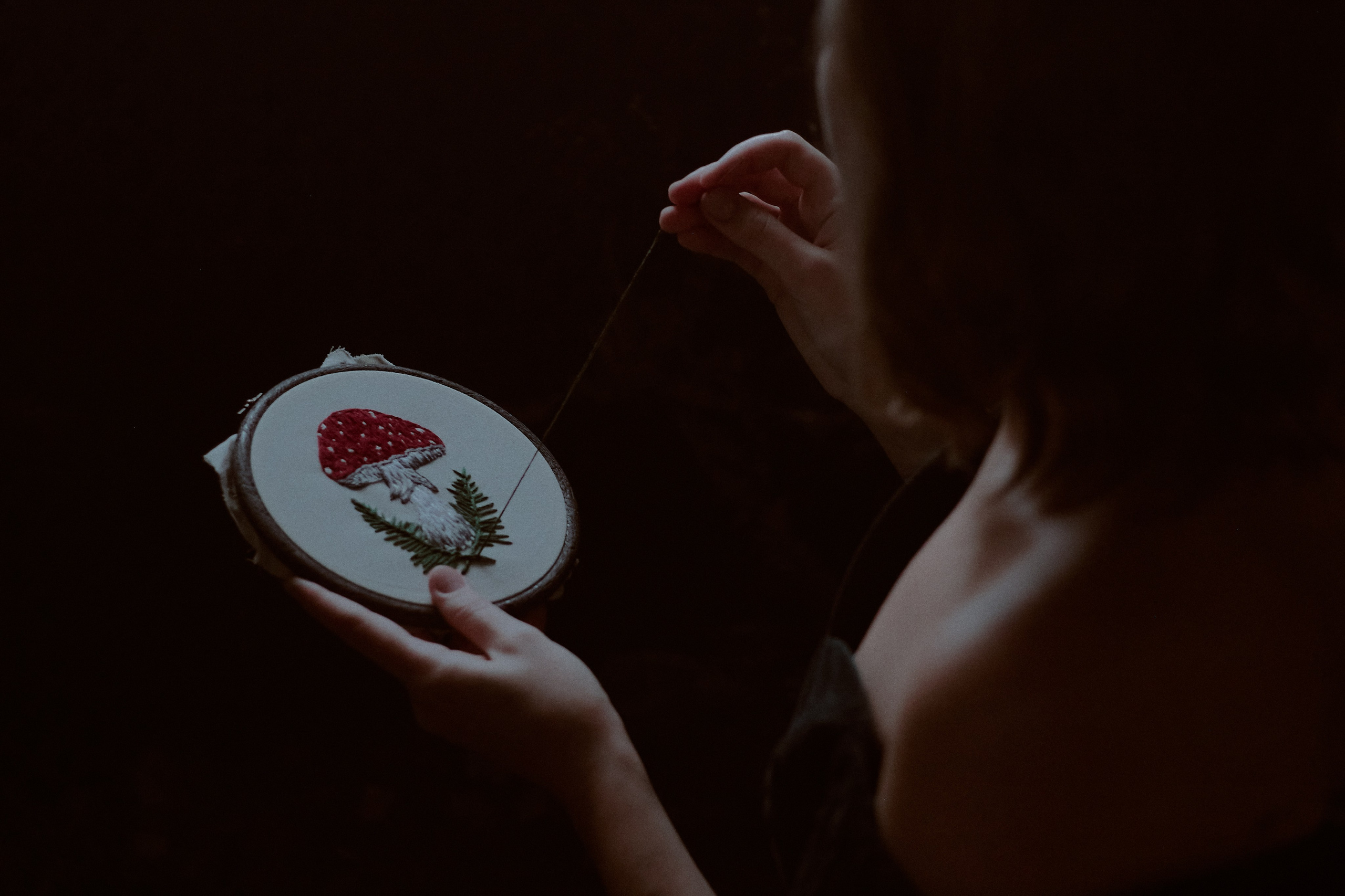 Тень. Фотограф лавстори Москва/МО Приятелева Ангелина