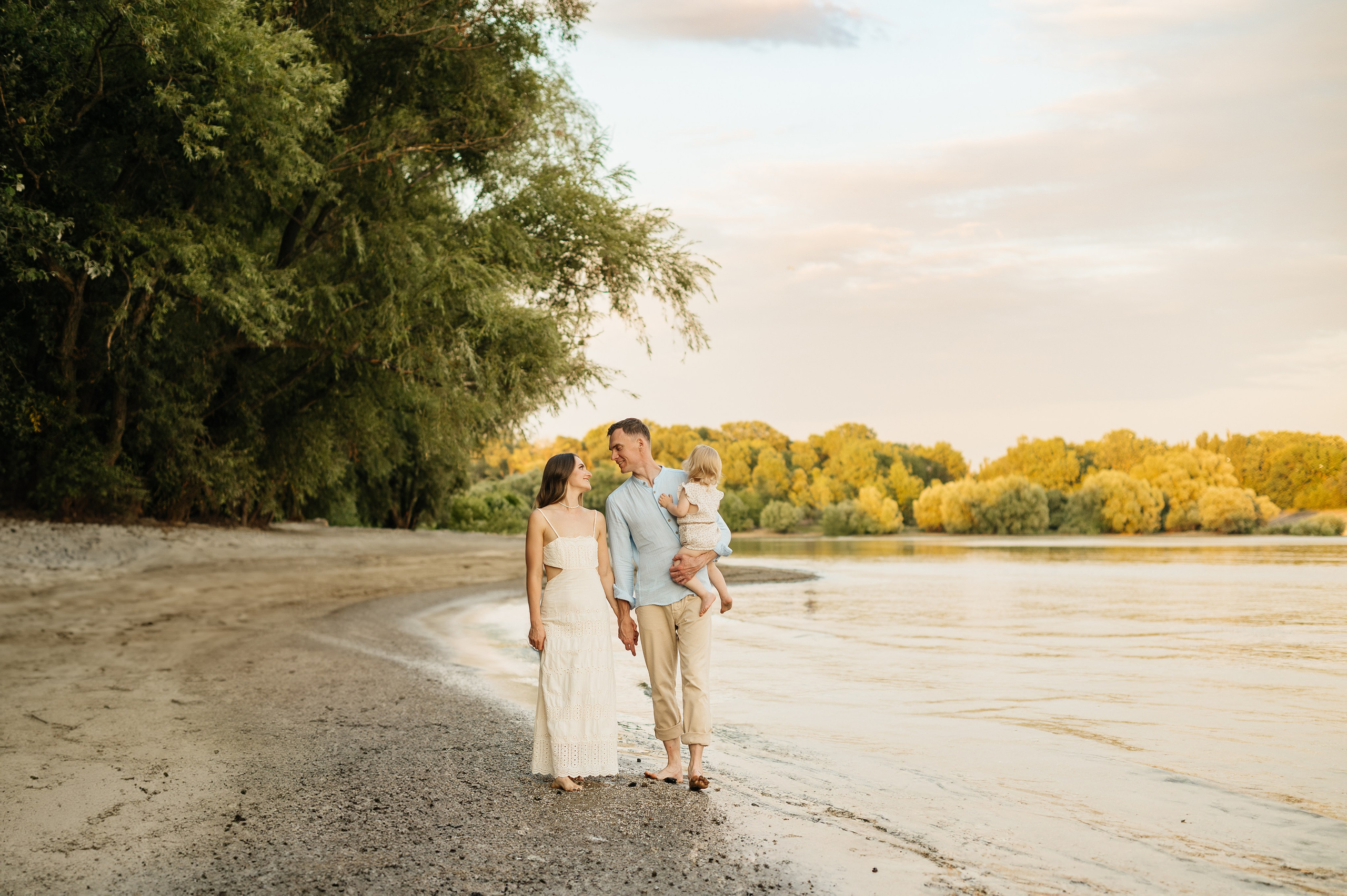 Семейная фотосессия у озера. Свадебный и семейный фотограф Кореновск/Краснодар