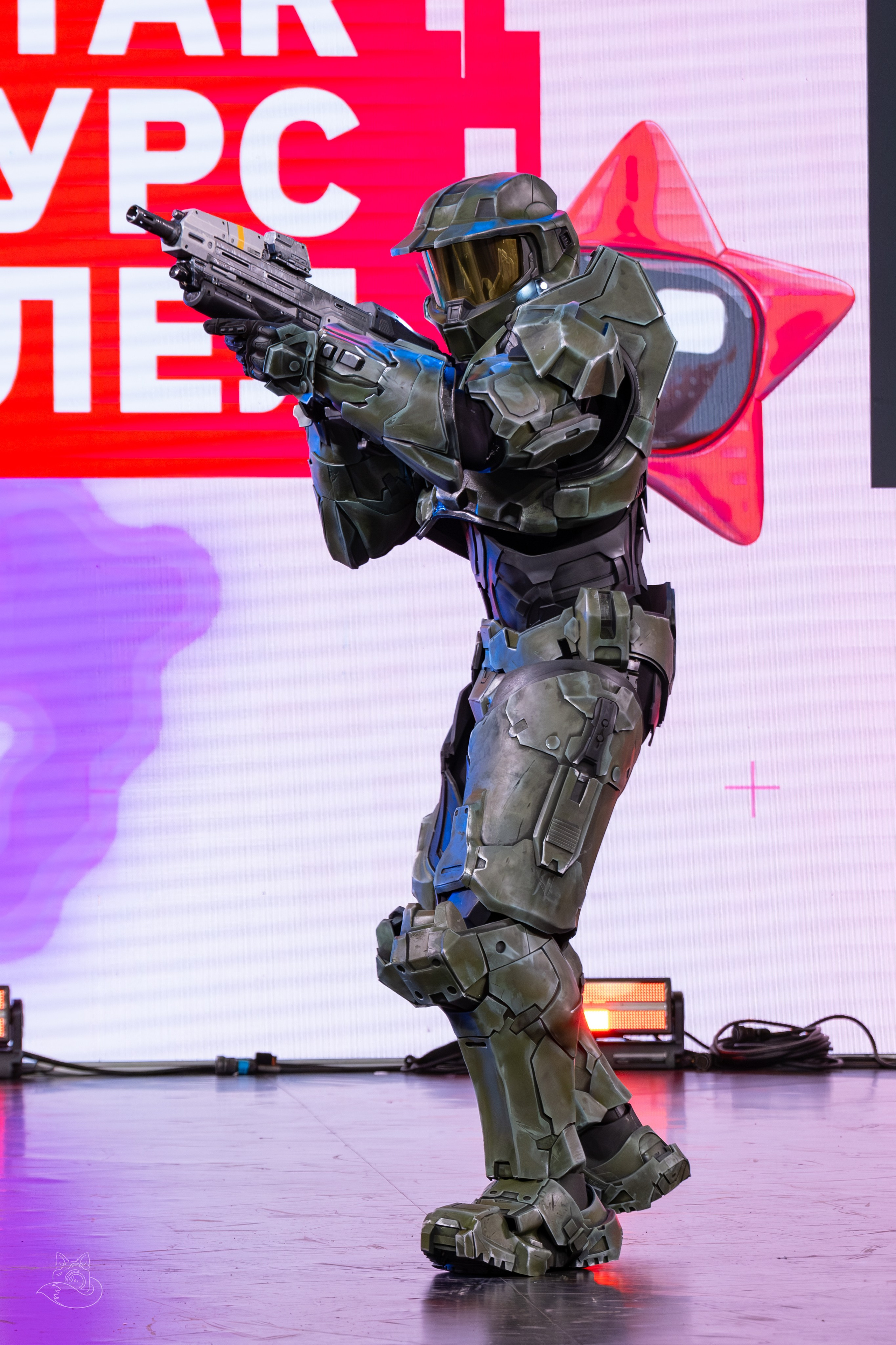 Сцена РЭД ЭКСПО 2024. Косплей фотограф