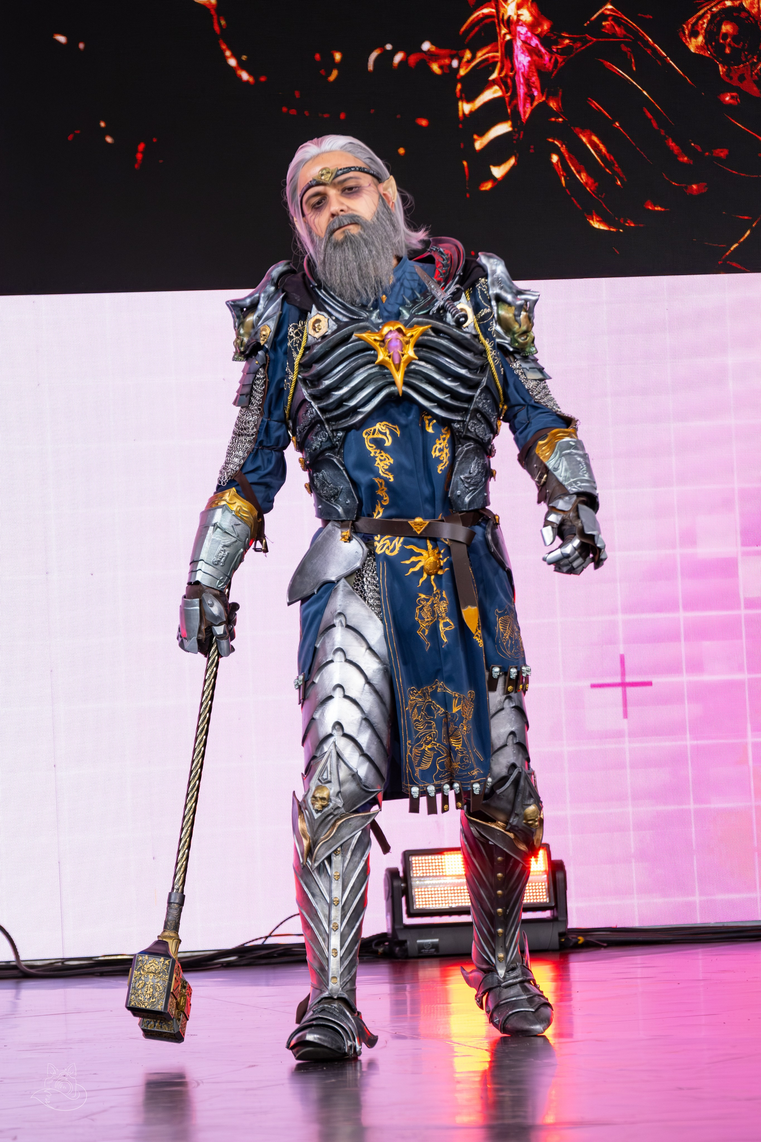 Сцена РЭД ЭКСПО 2024. Косплей фотограф