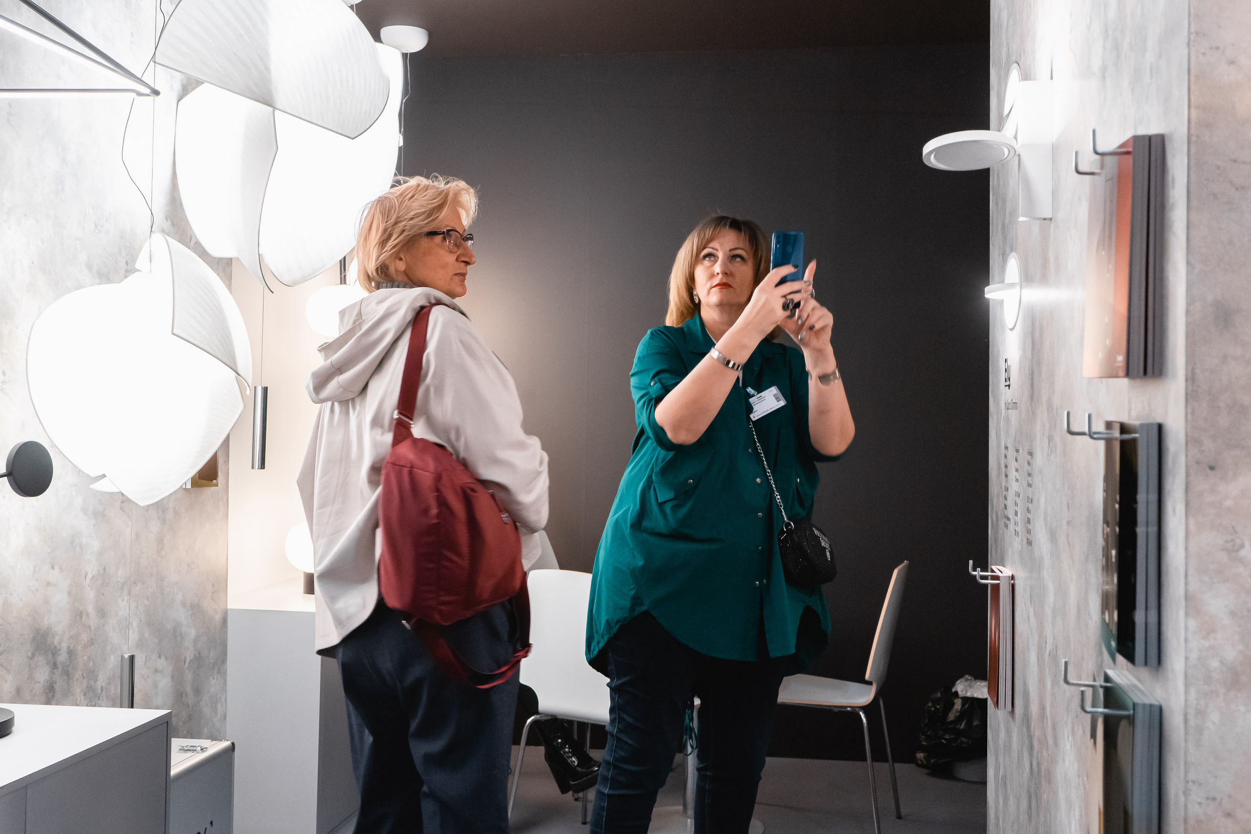 Производство светильников. Видеограф Добромыслов