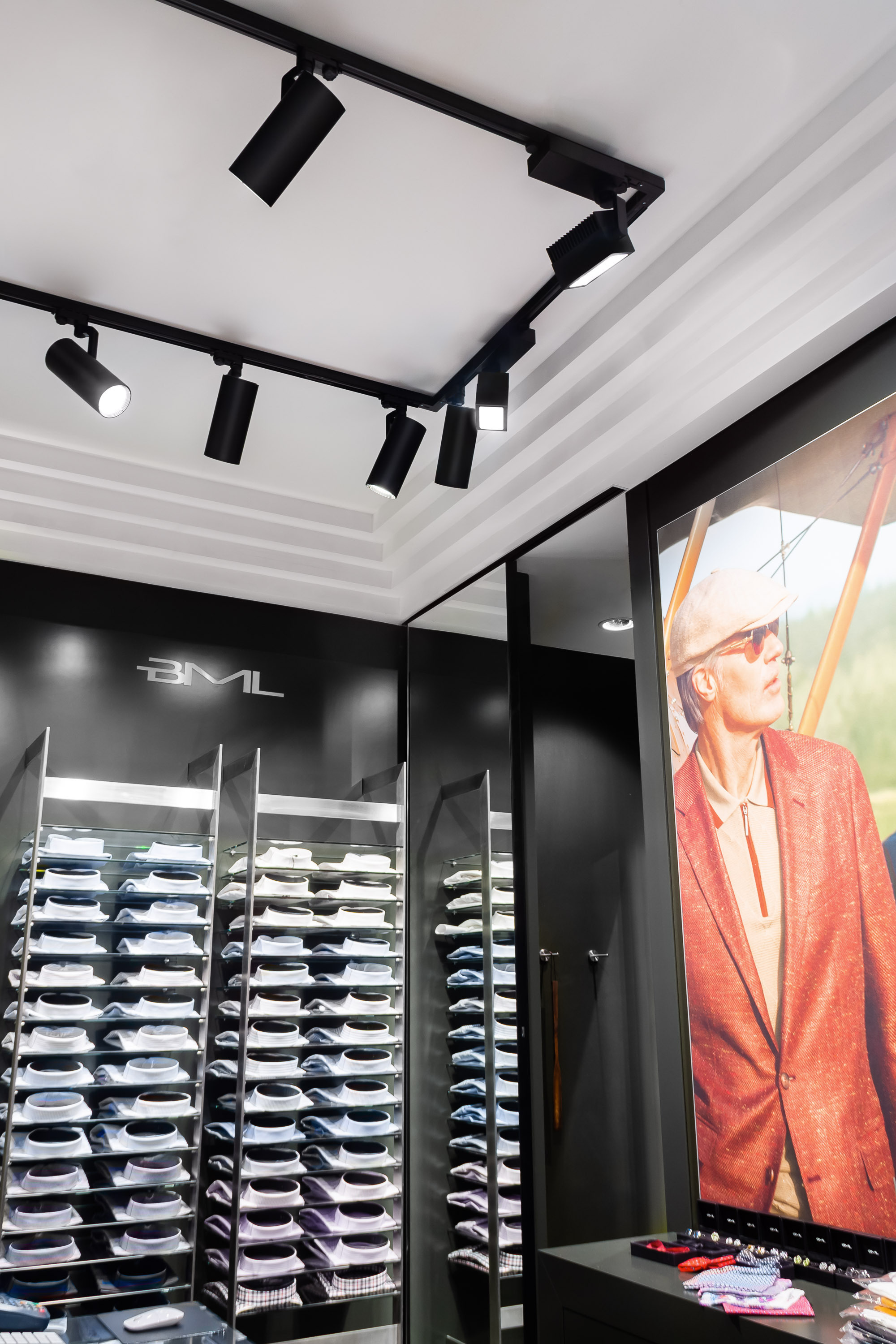 Магазин одежды. Видеограф Добромыслов