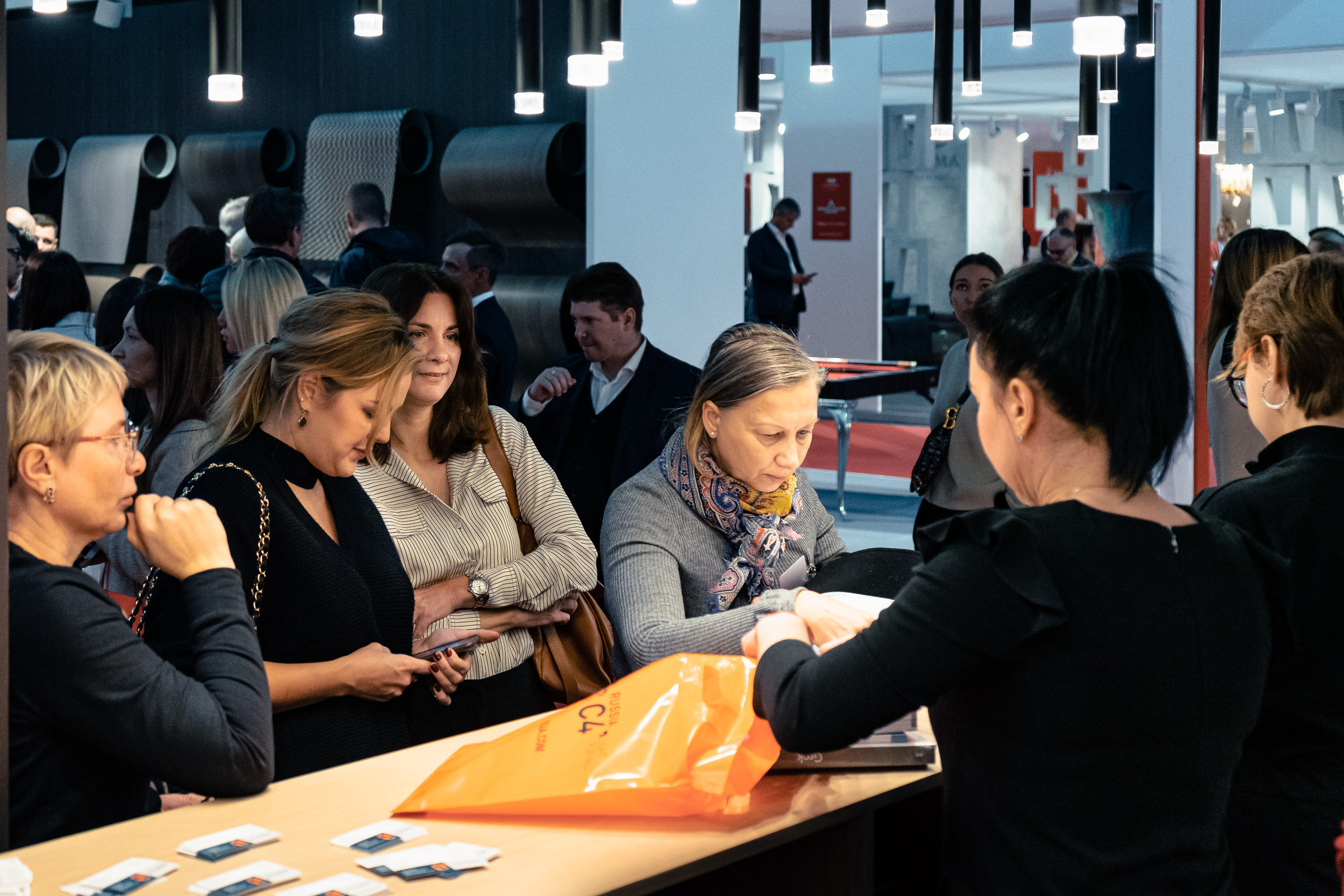 Производство светильников. Видеограф Добромыслов