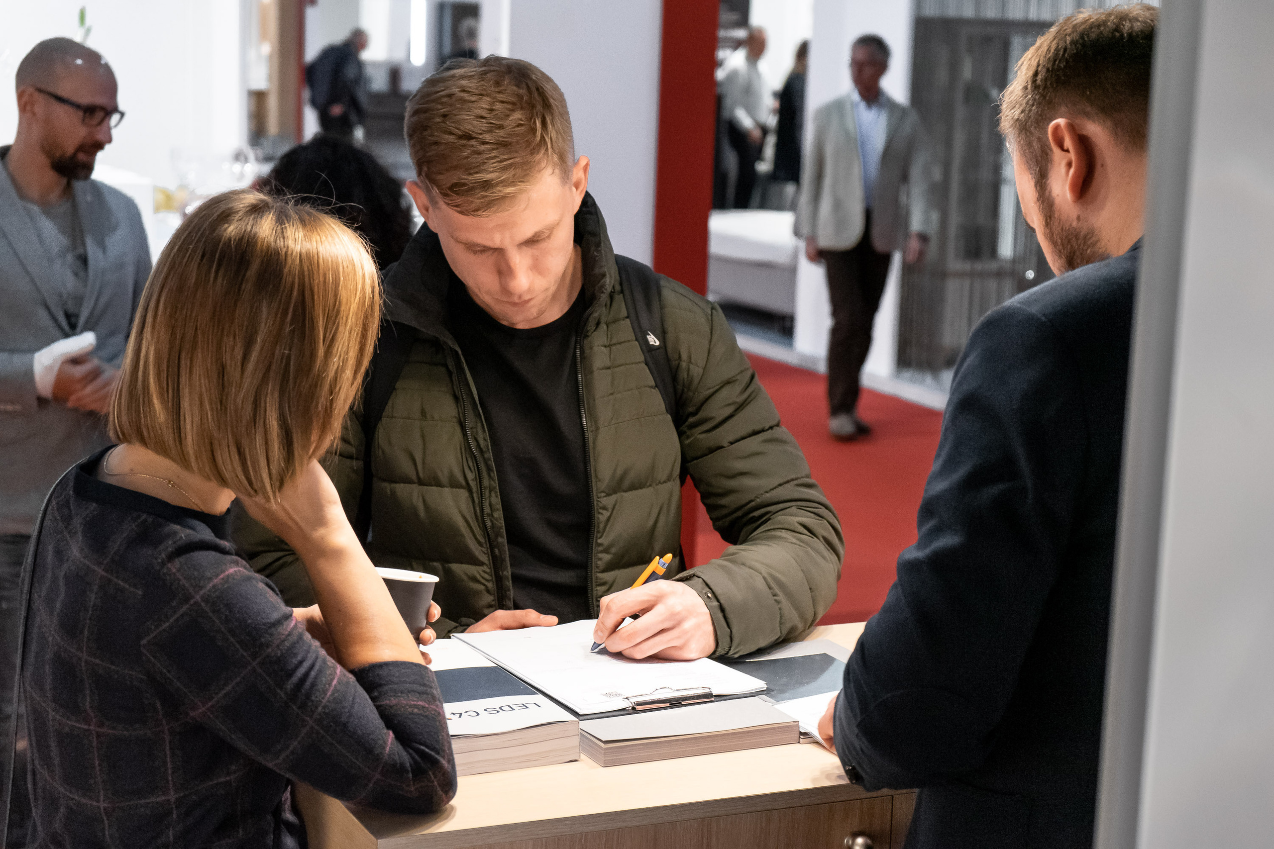 Производство светильников. Видеограф Добромыслов