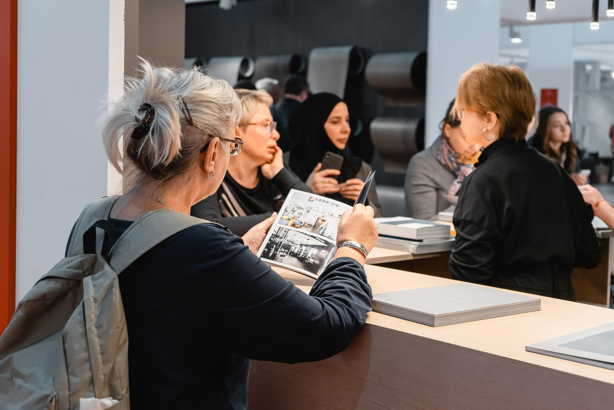 Производство светильников. Видеограф Добромыслов