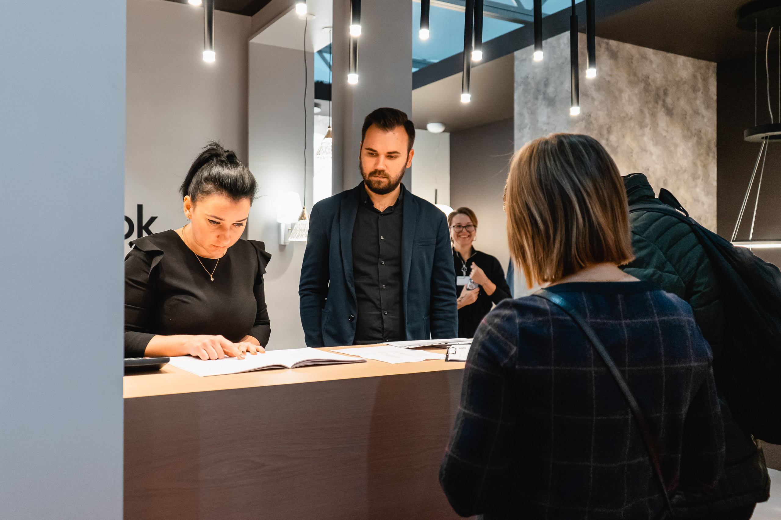 Производство светильников. Видеограф Добромыслов