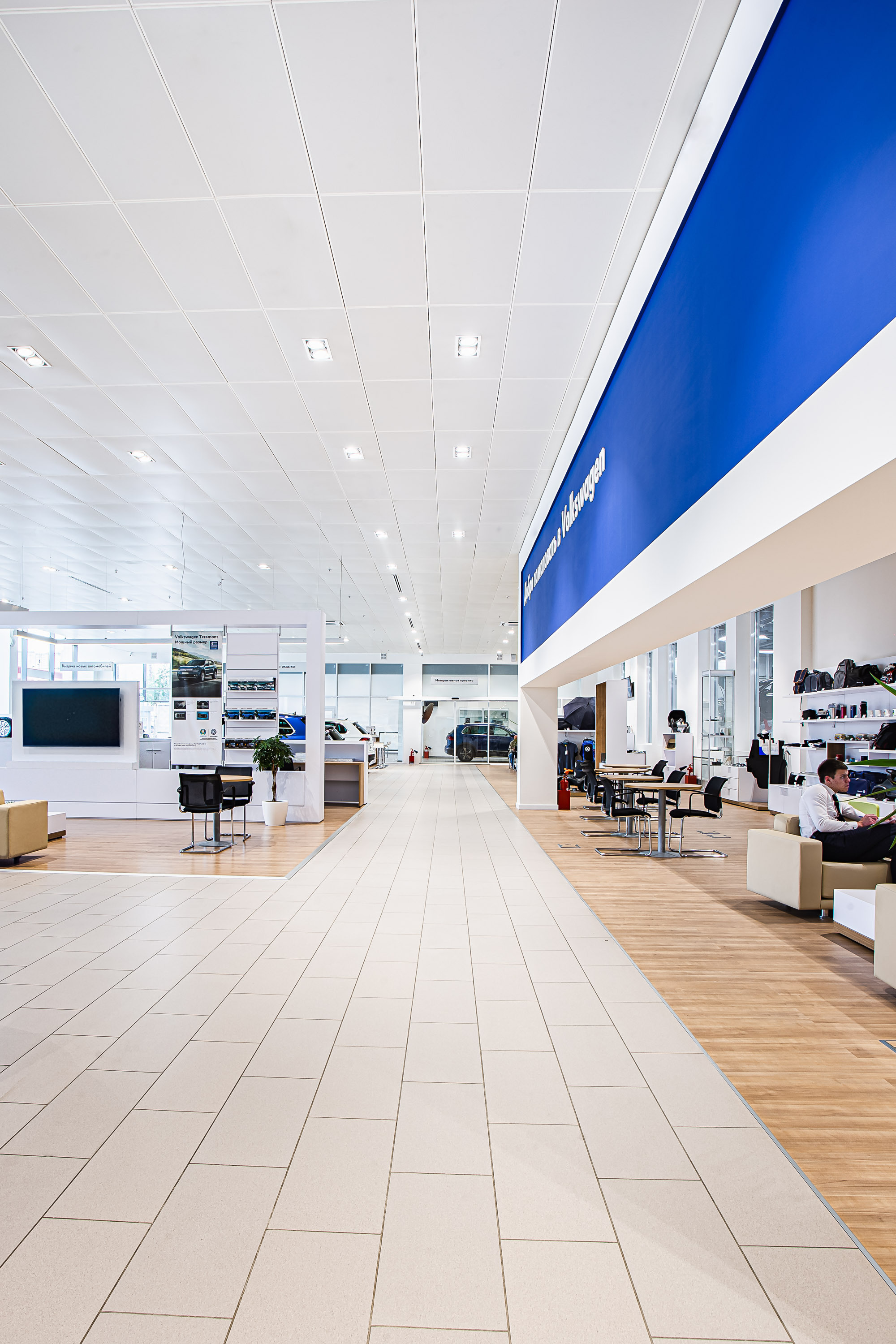 Салон VolksWagen. Видеограф Добромыслов