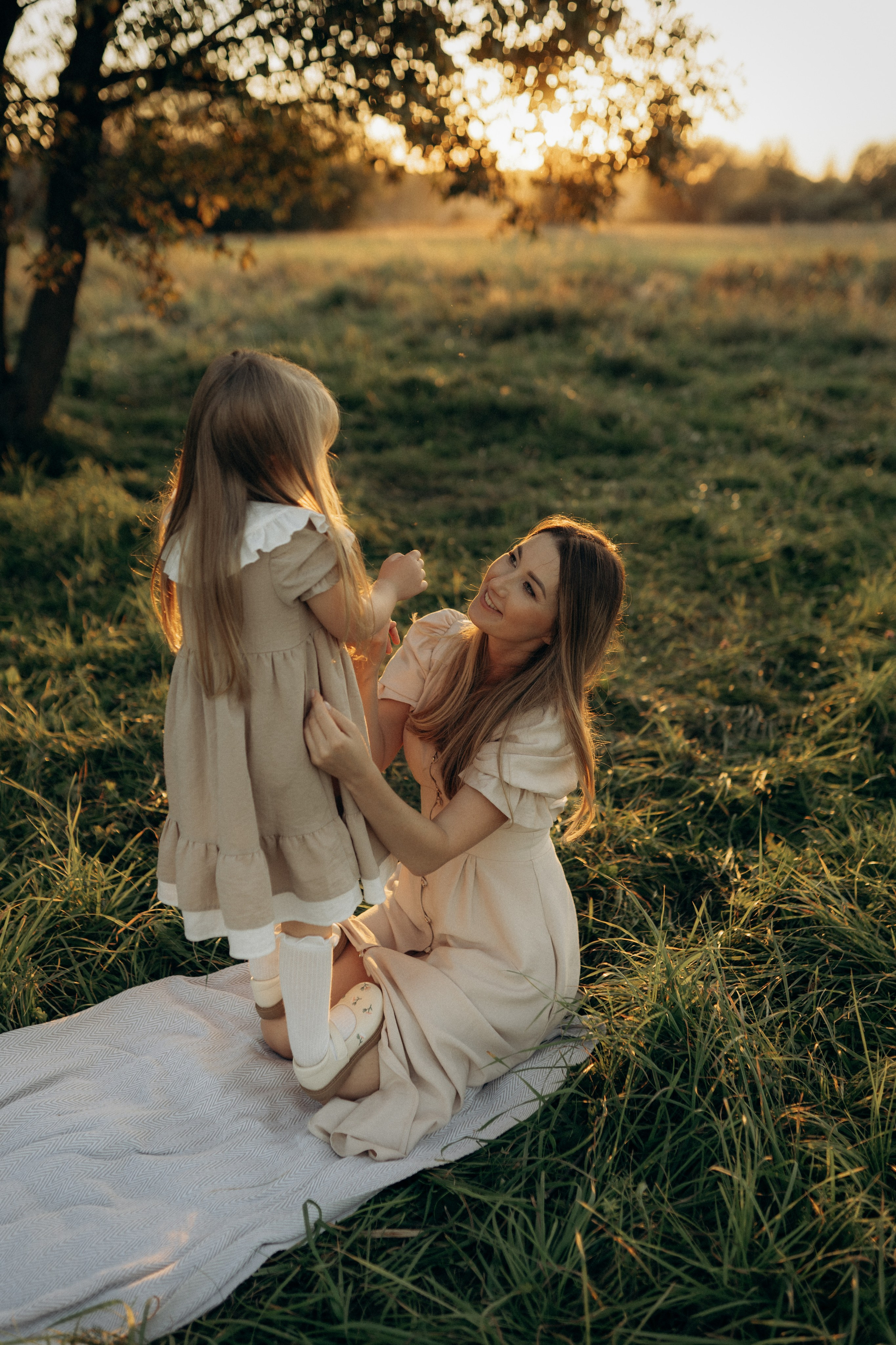 Летний вечер в поле. Семейный lifestyle фотограф в Москве Рената Рафикова