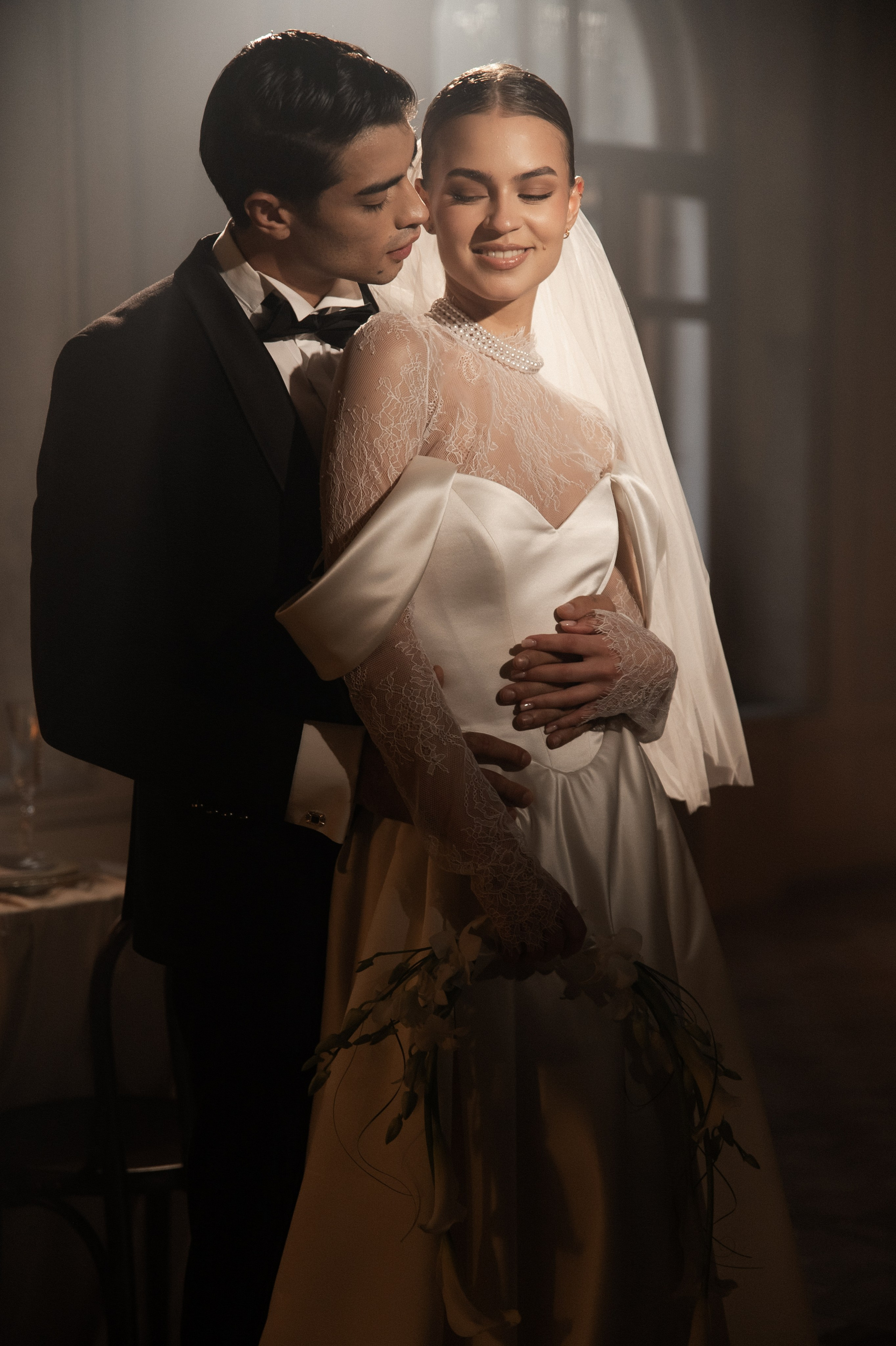 Камерный свадебный ужин при свечах в старинном особняке в фотостудии 21. Kult. Ярослава Ерина — свадебный фотограф в Москве