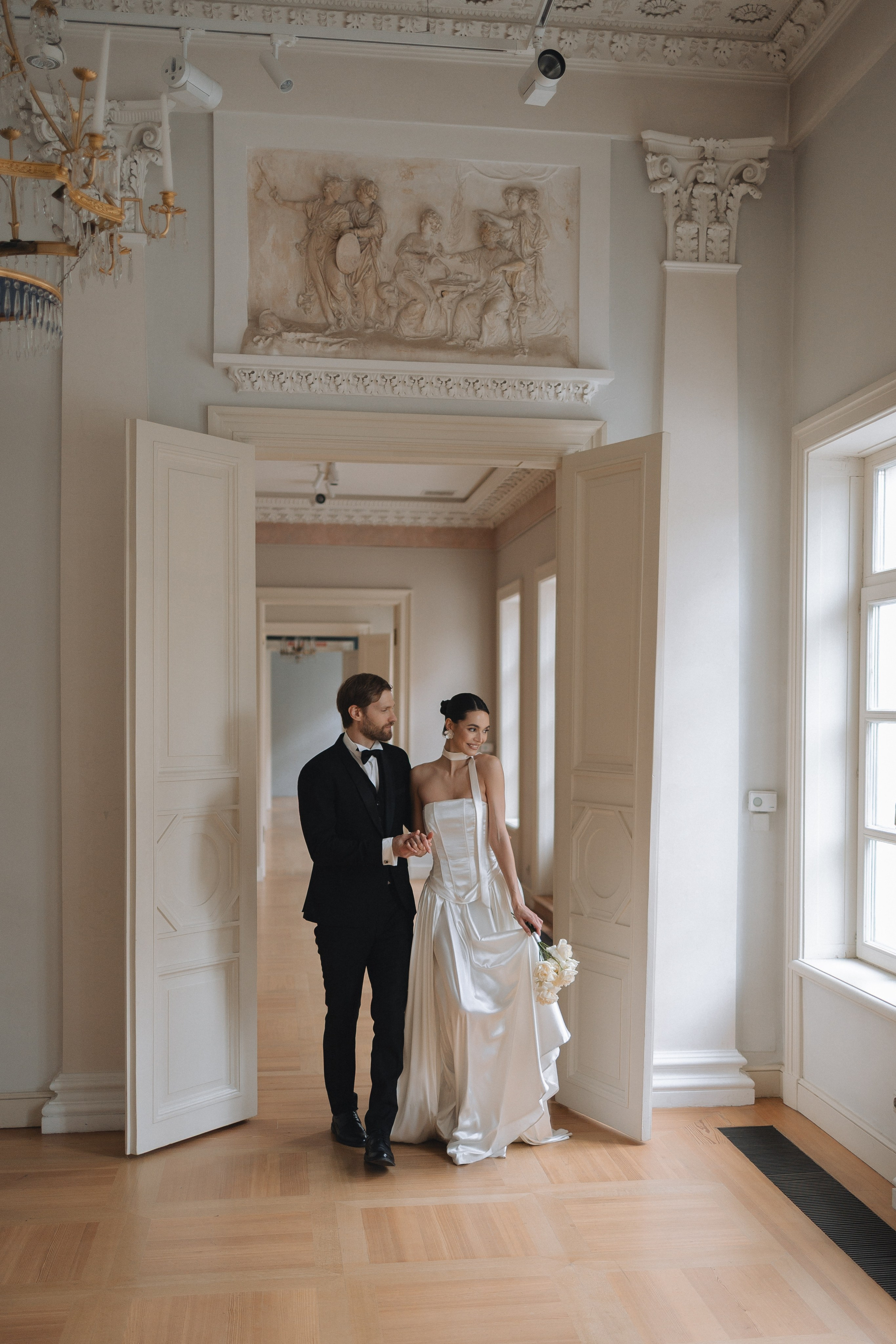 свадебная фотосессия в усадьбе Муравьевых-Апостолов, обзор ЗАГСов Москвы