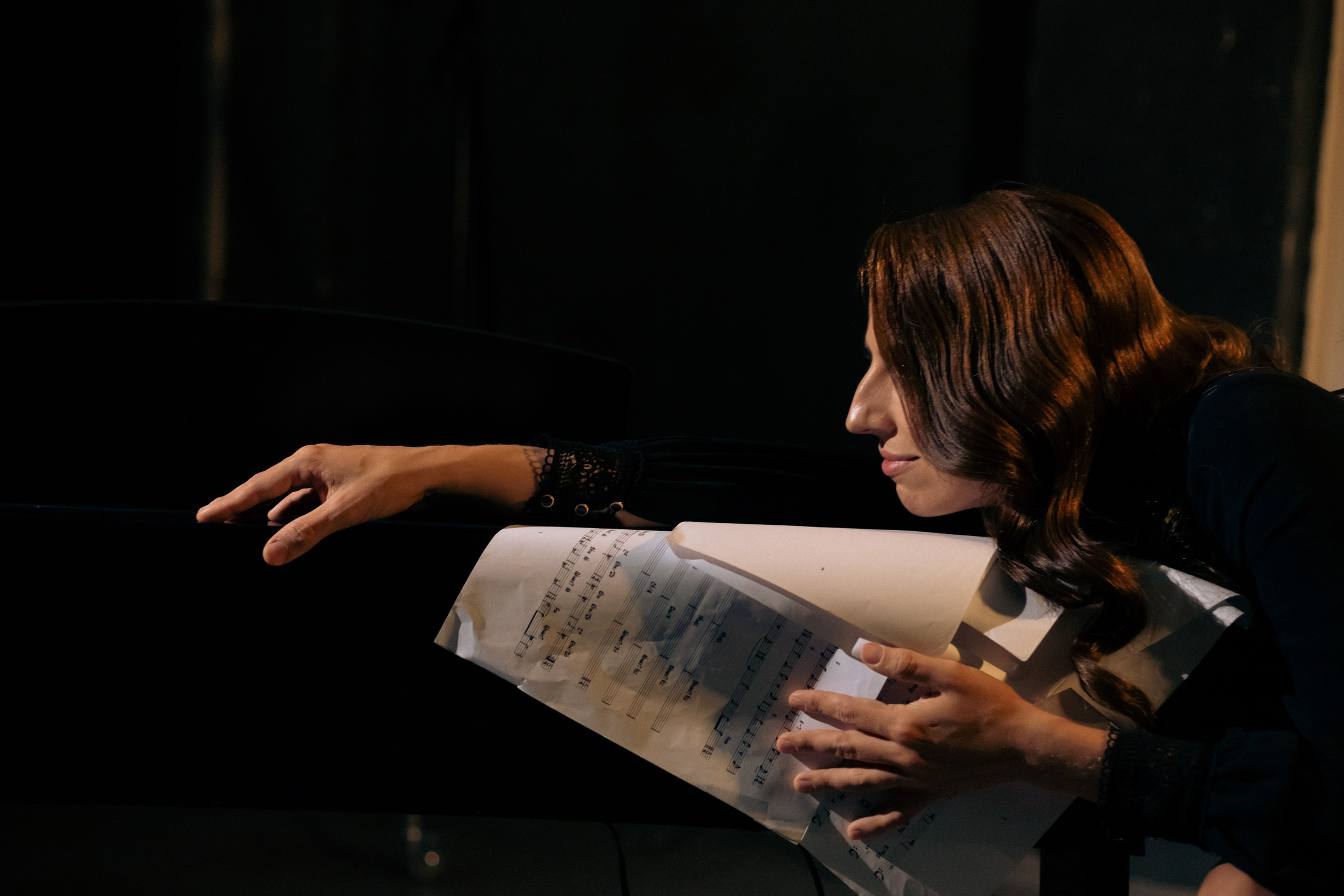 Композитор Юлия Перминова. Фотосъемка. Фотограф в Тюмени Даша Михнова. Портреты, фотопроекты, фотодни