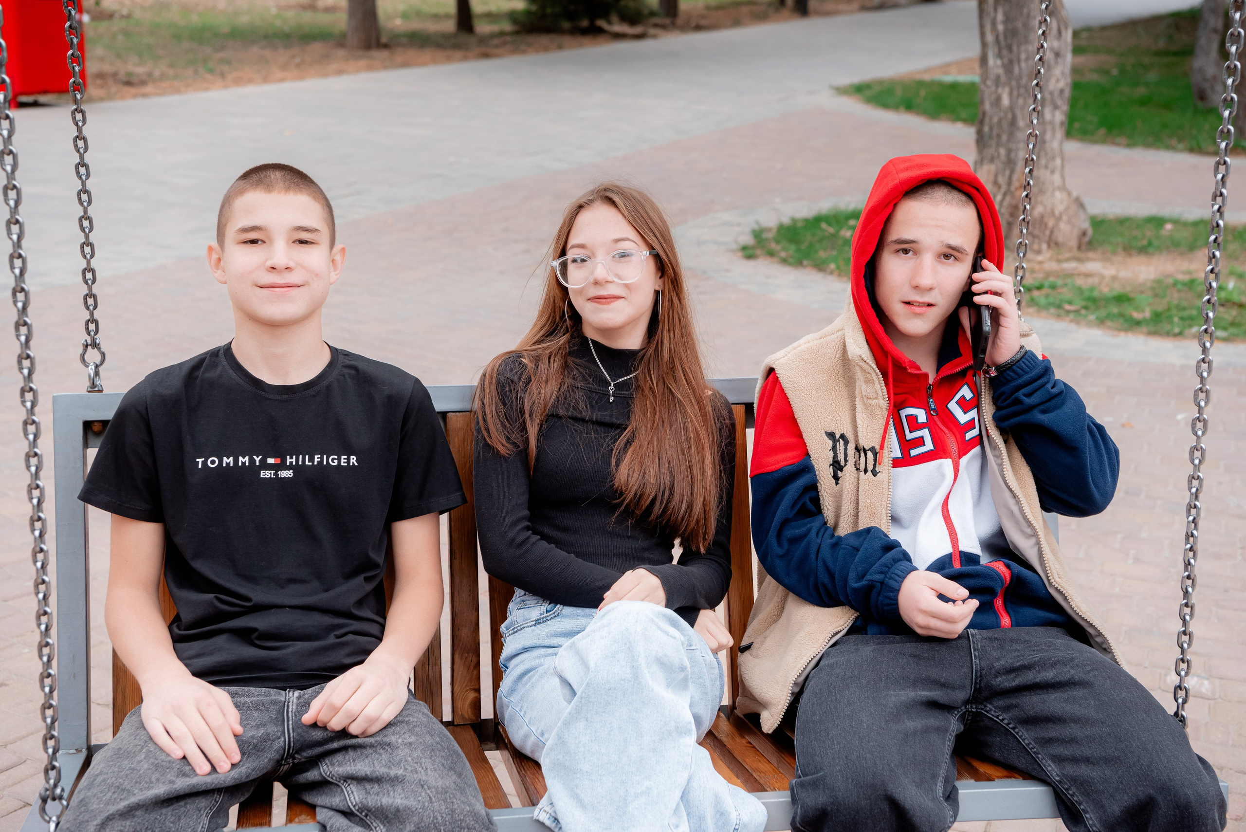 Фотосессия в парке для альбома школьники 9 класс. Фотограф в Волгограде и Волжском Александр Горбань