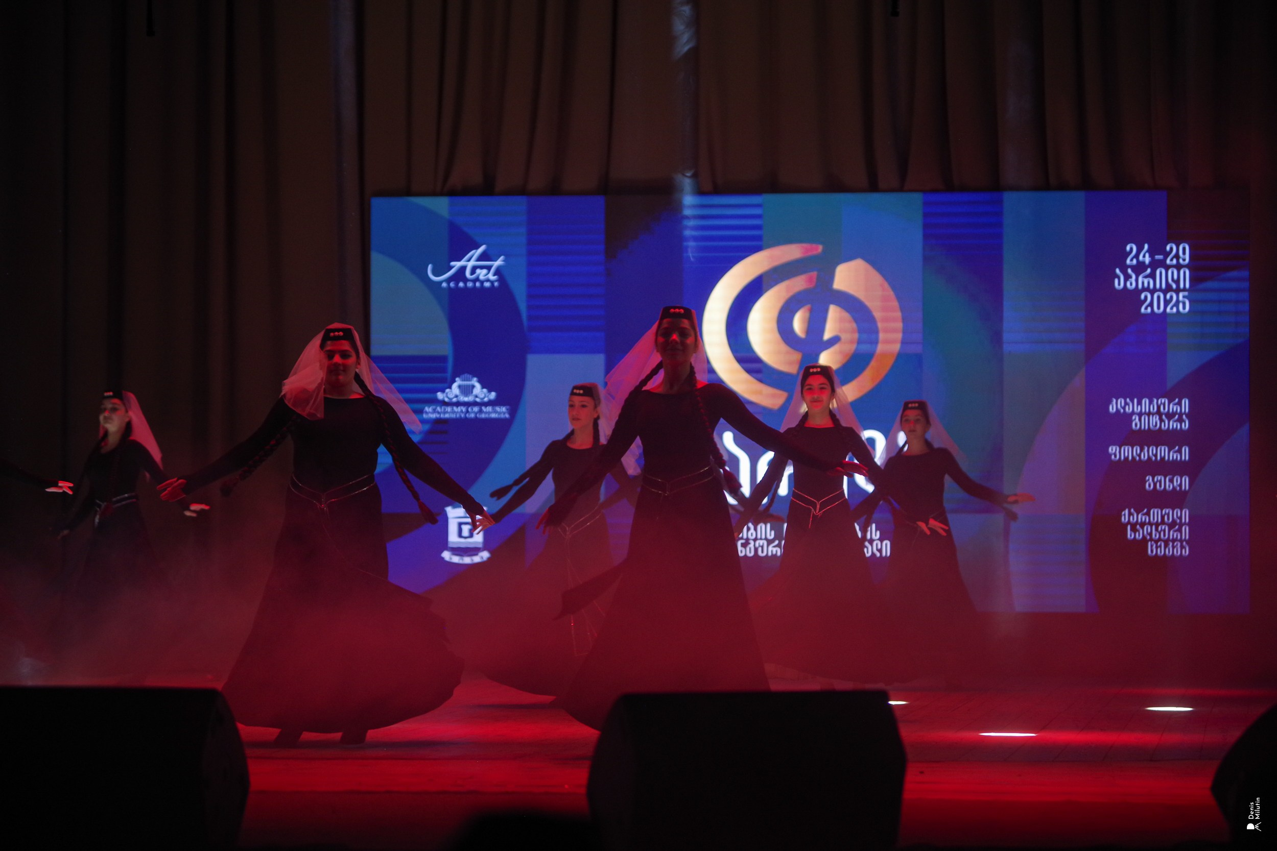 Танцы в Хоби. Портретный фотограф Денис Милютин