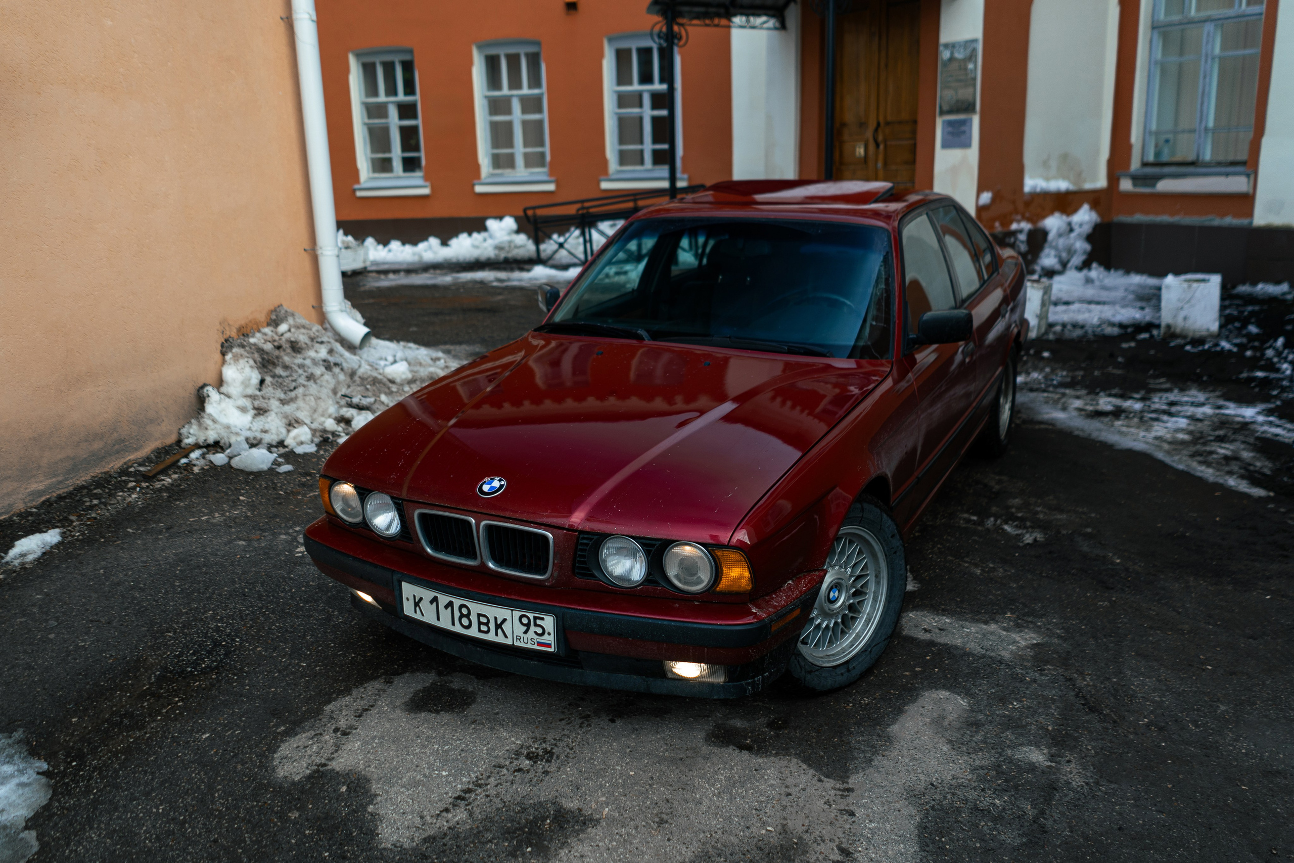 Автомобильная фото-сессия BMW 540i E34 в Калуге