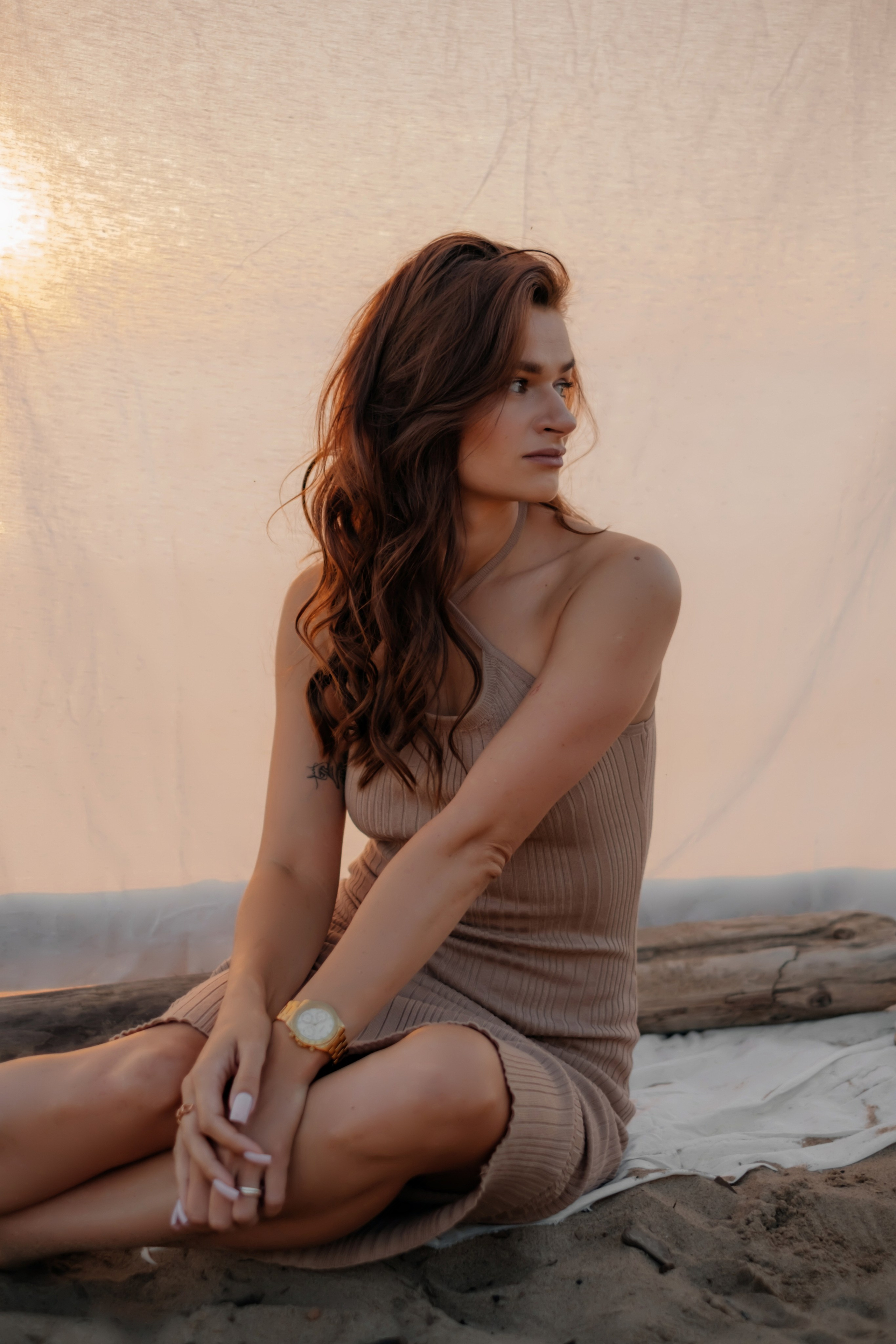 Катя с дочками на берегу. Фотограф в Новосибирске Диана Ильиных