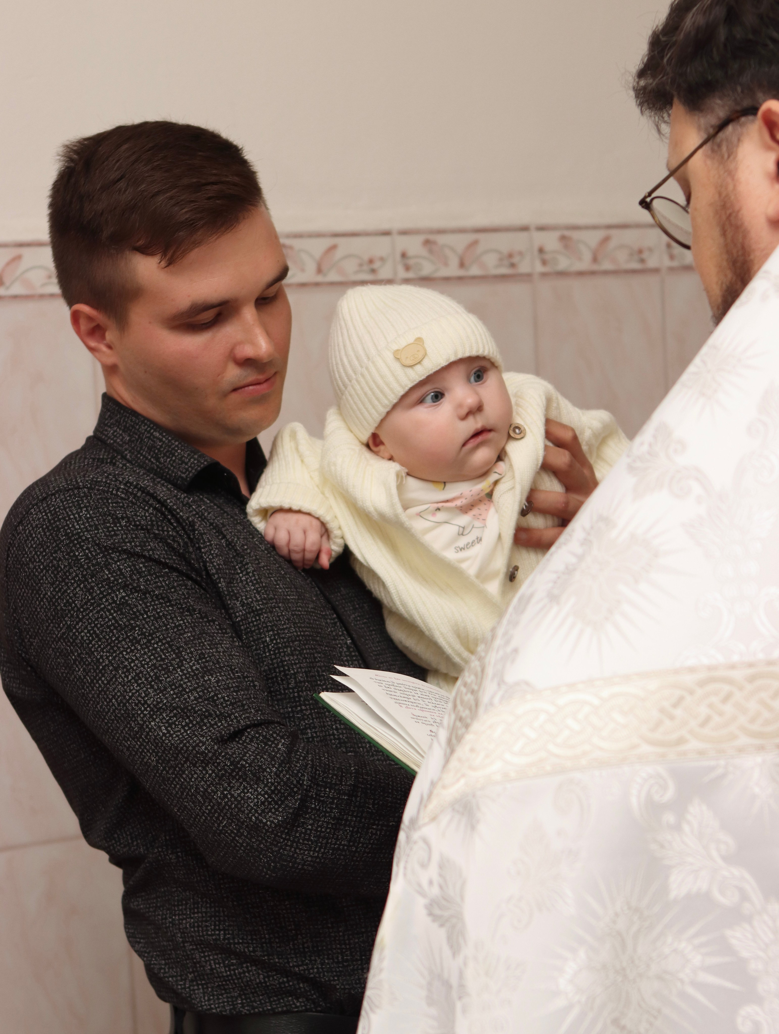 Анастасия и Вадим — крещение Виктории. Фотограф в Курске Смирнов Евгений