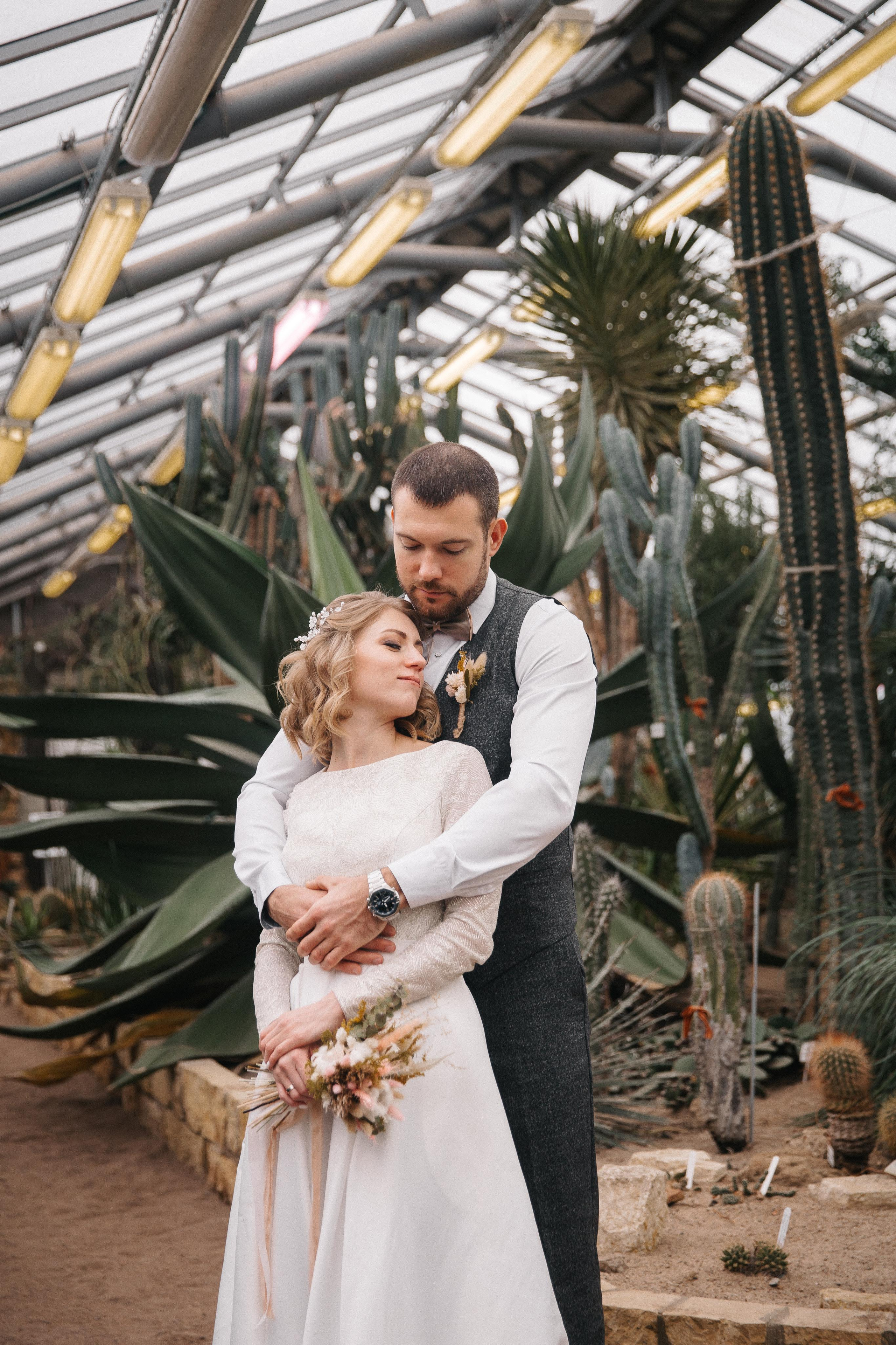 ЯНВАРЬ | Дворец № 1, Ботанический сад, Витебский вокзал. Свадебный фотограф в Санкт-Петербурге Полина Корзухина