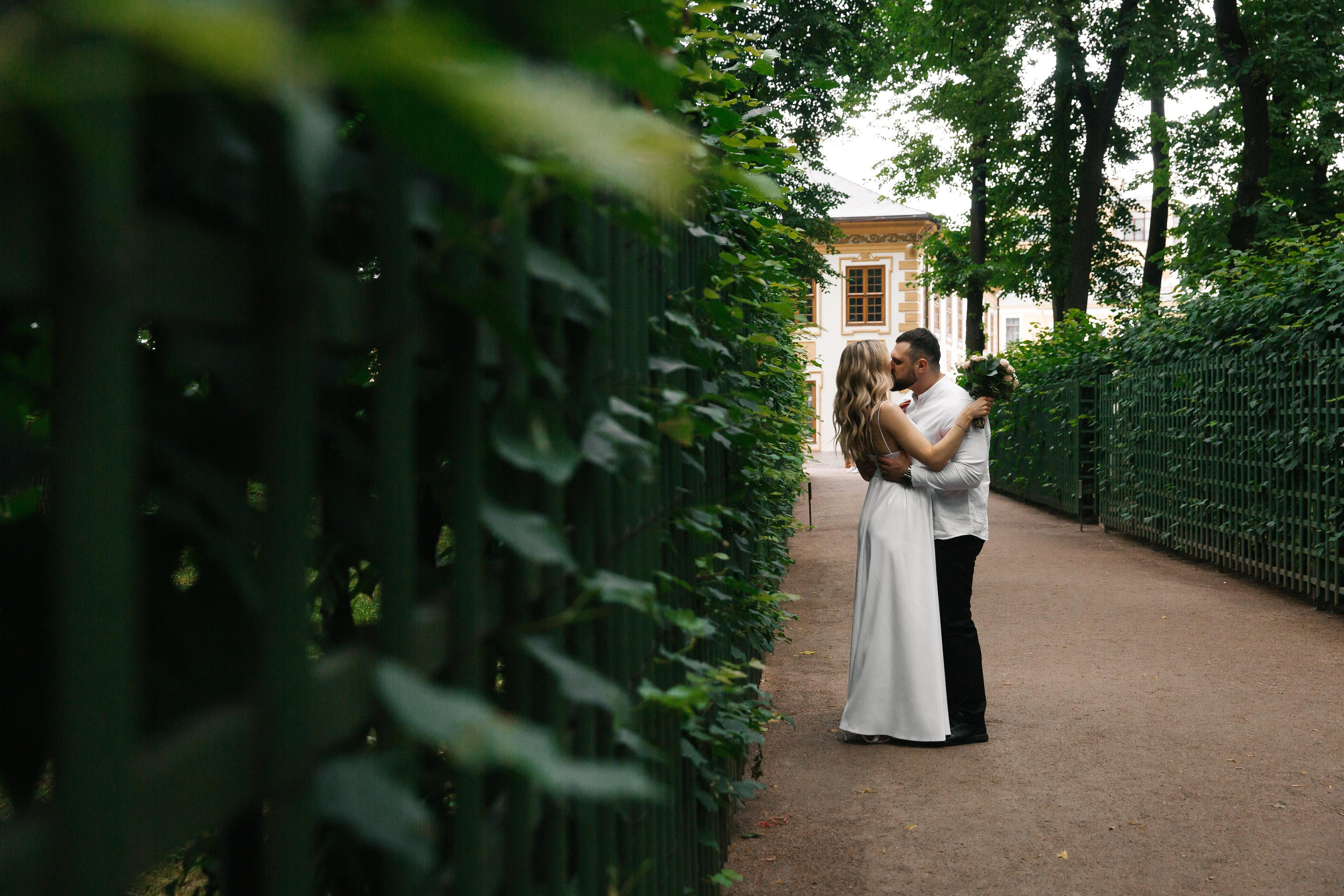 ИЮЛЬ| Дворец № 1, Летний сад, Зимняя канавка. Свадебный фотограф в Санкт-Петербурге Полина Корзухина