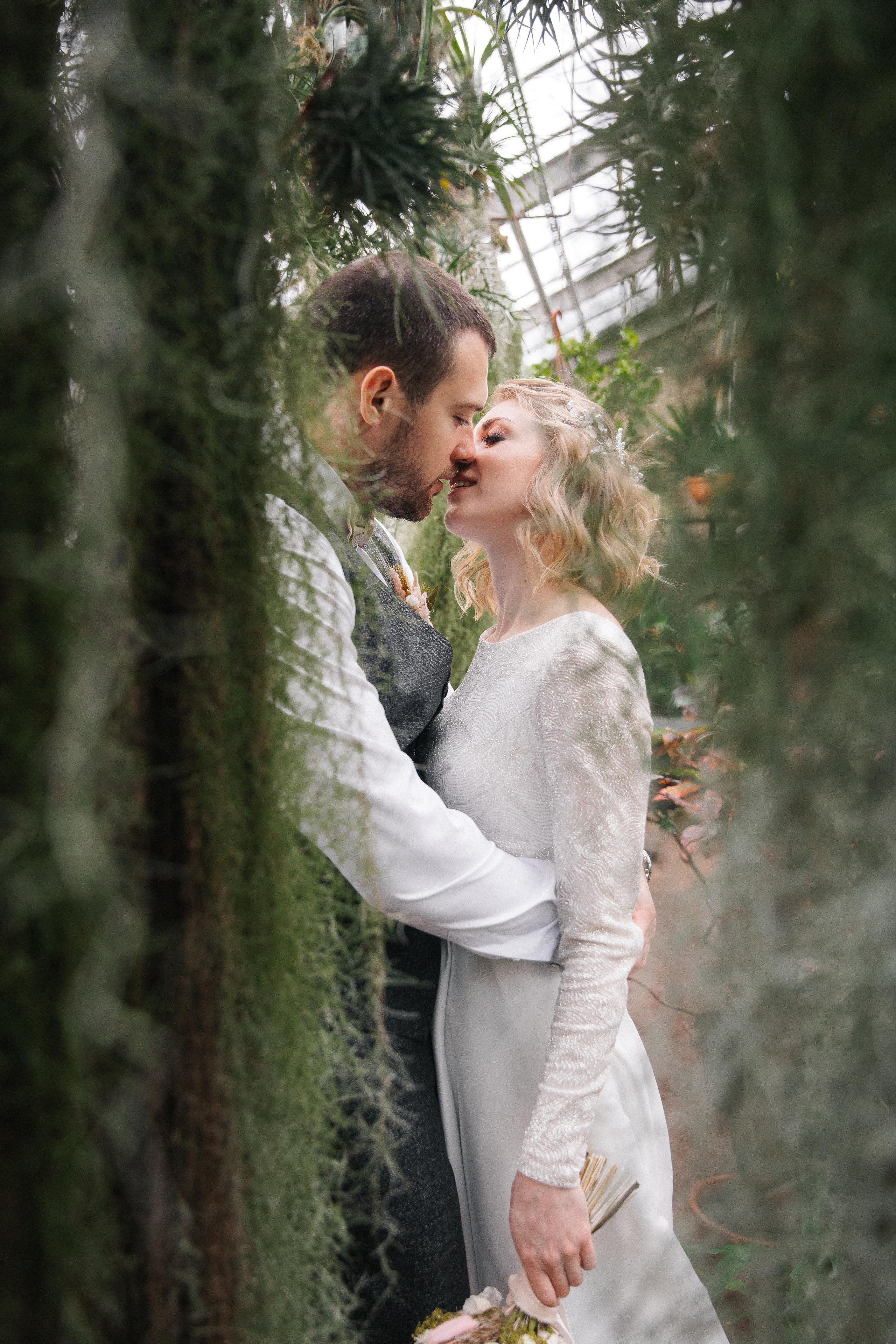 ЯНВАРЬ | Дворец № 1, Ботанический сад, Витебский вокзал. Свадебный фотограф в Санкт-Петербурге Полина Корзухина