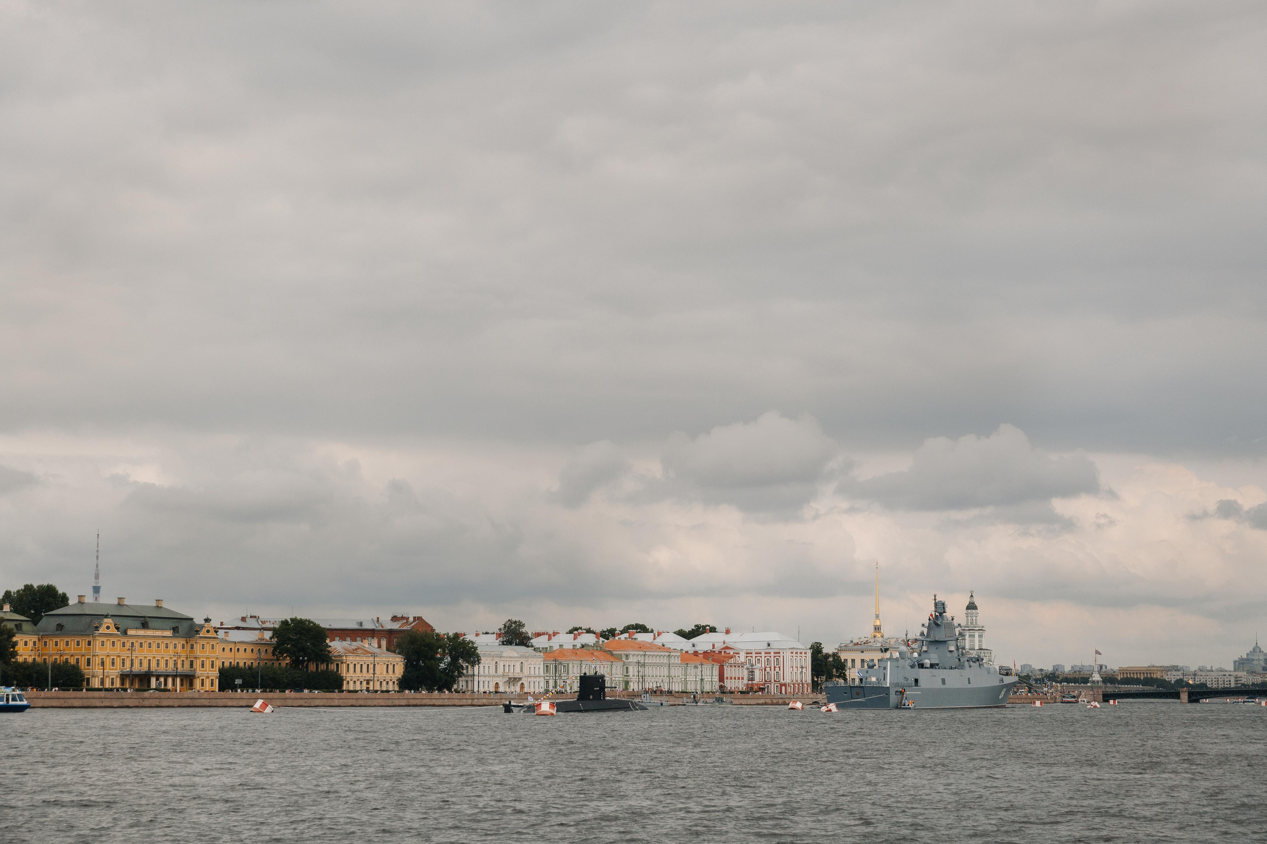 ИЮЛЬ| Дворец № 1, Летний сад, Зимняя канавка. Свадебный фотограф в Санкт-Петербурге Полина Корзухина