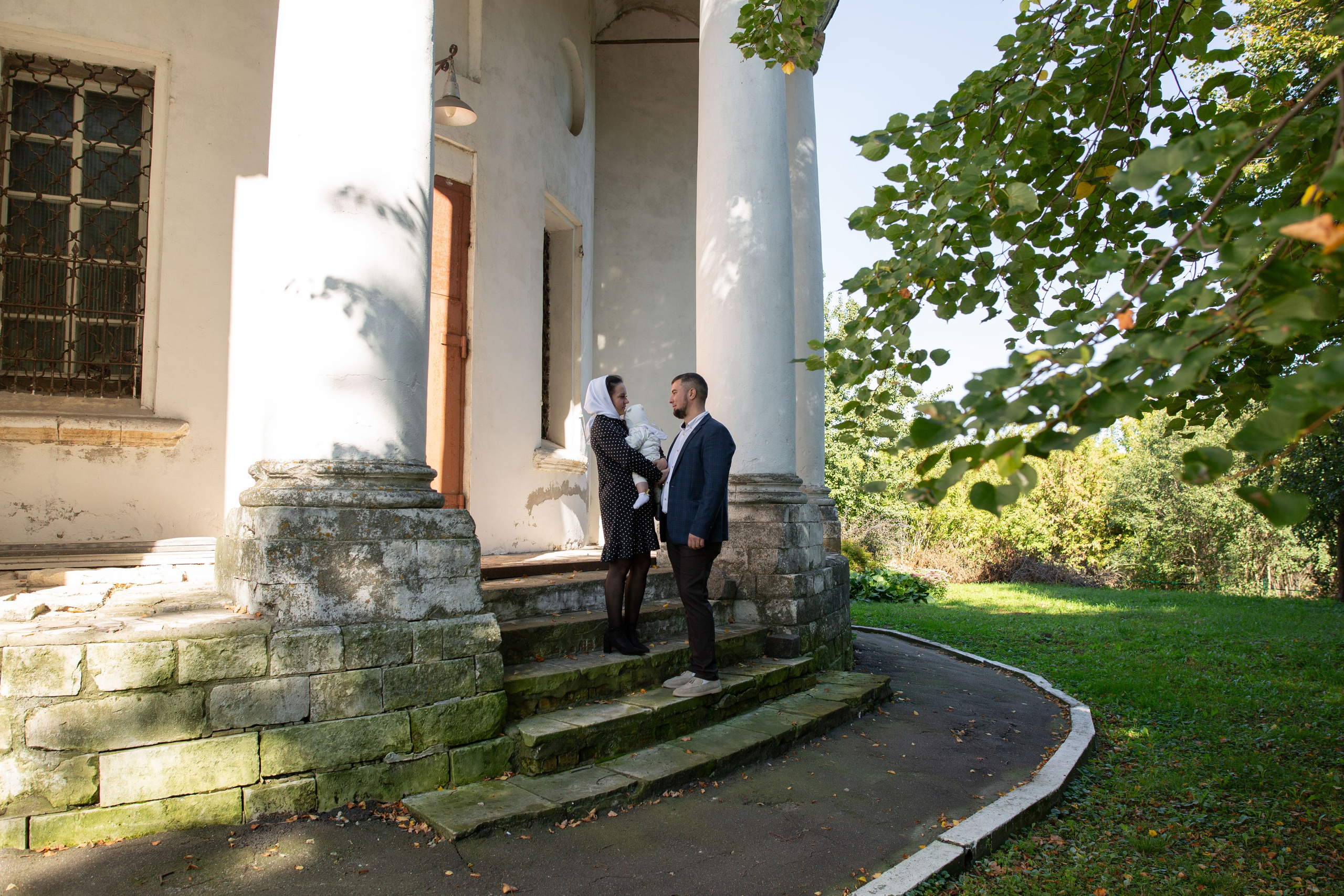 Крещение двух братьев. Храм Успения Пресвятой Богородицы. Семейный и детский фотограф Анна Петракова