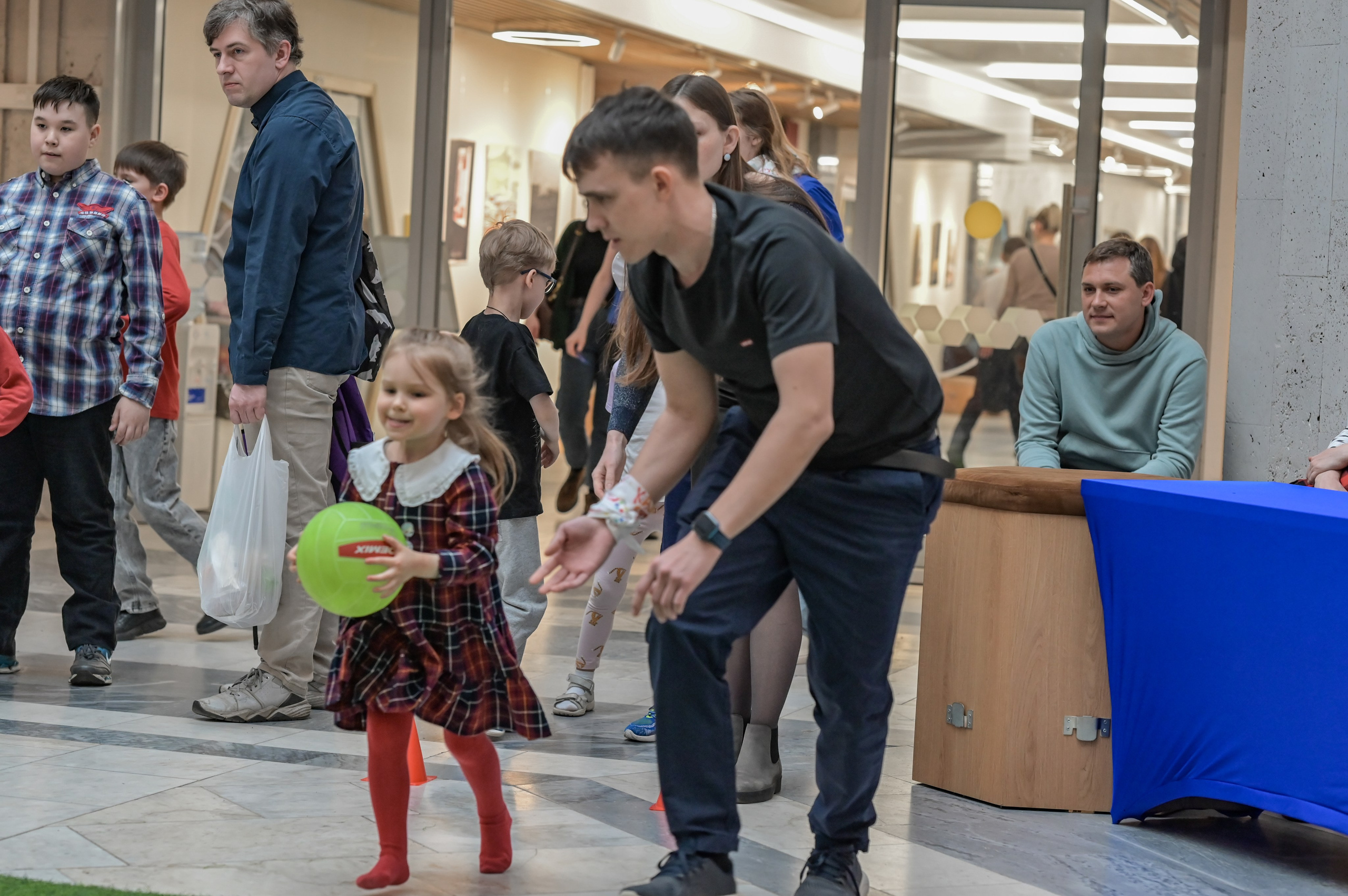 «Люди как люди» РДГБ 2024 г. Семейный и репортажный фотограф в Москве Анастасия Трубкина
