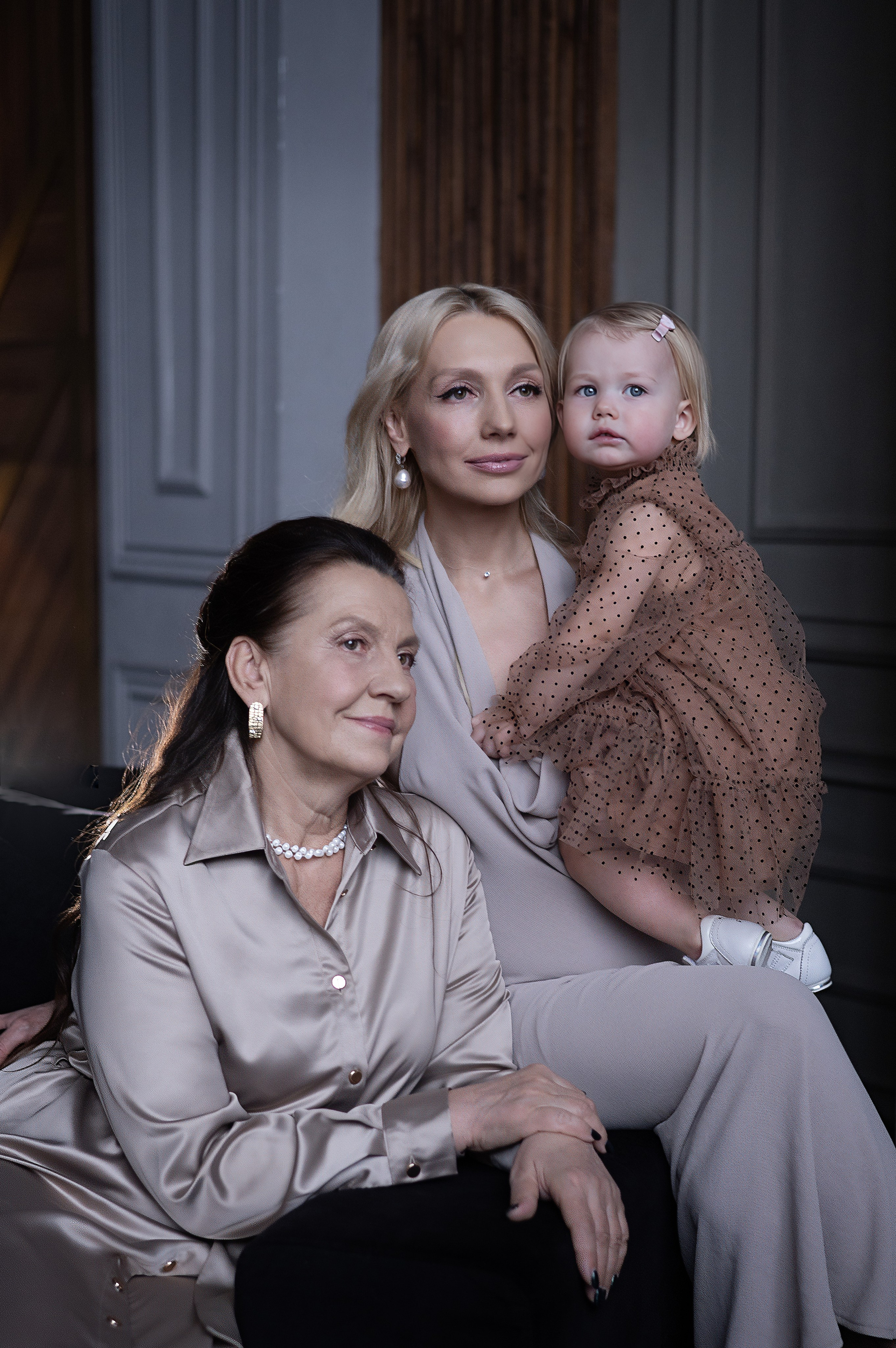 Сьемка поколений. Фотосессия большой семьи. Фотографы крещения/венчания  Красноярск Татьяна и Вячеслав Переваловы