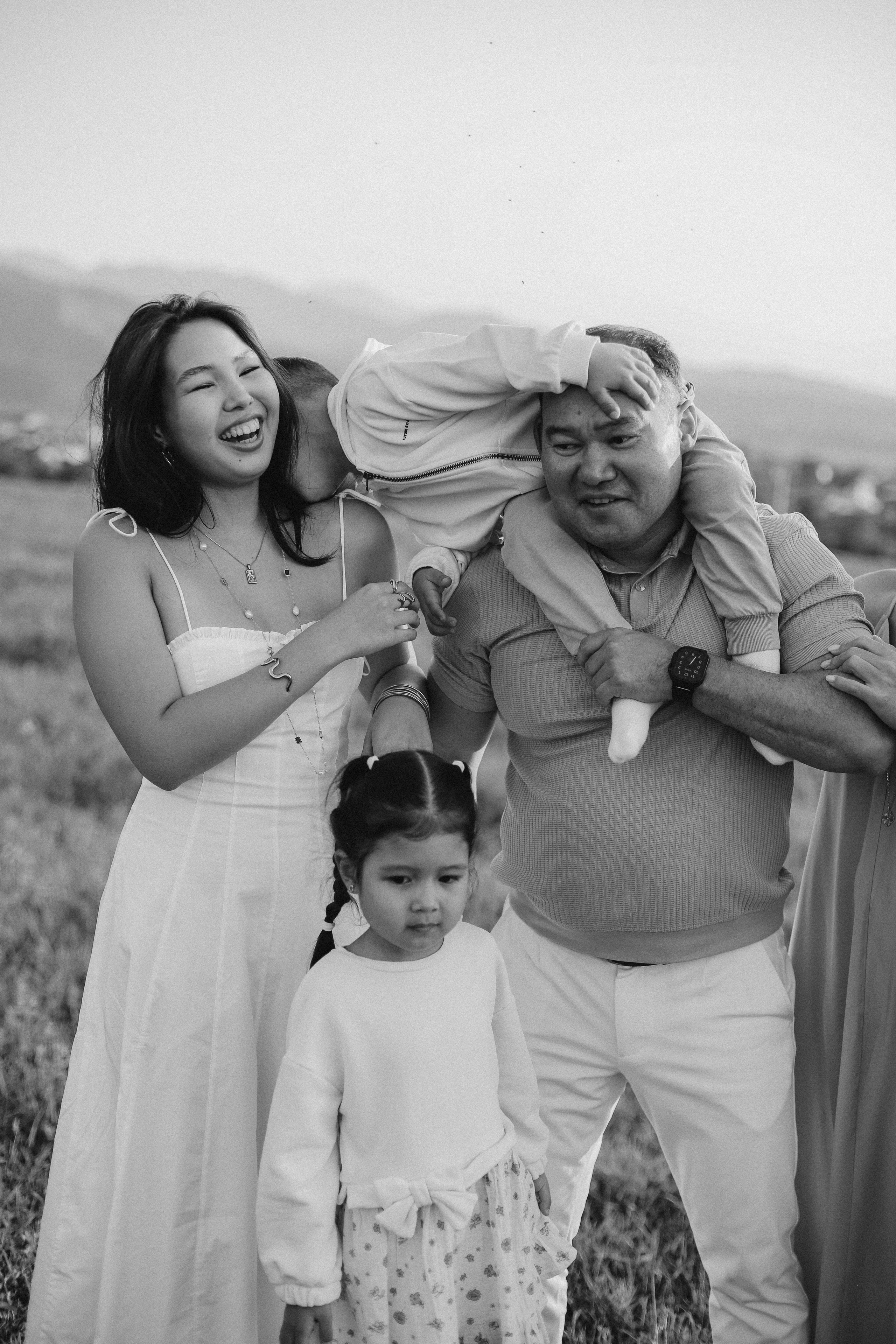 Поле на закате. Фотограф в Алматы и Москве Даша Пушкина