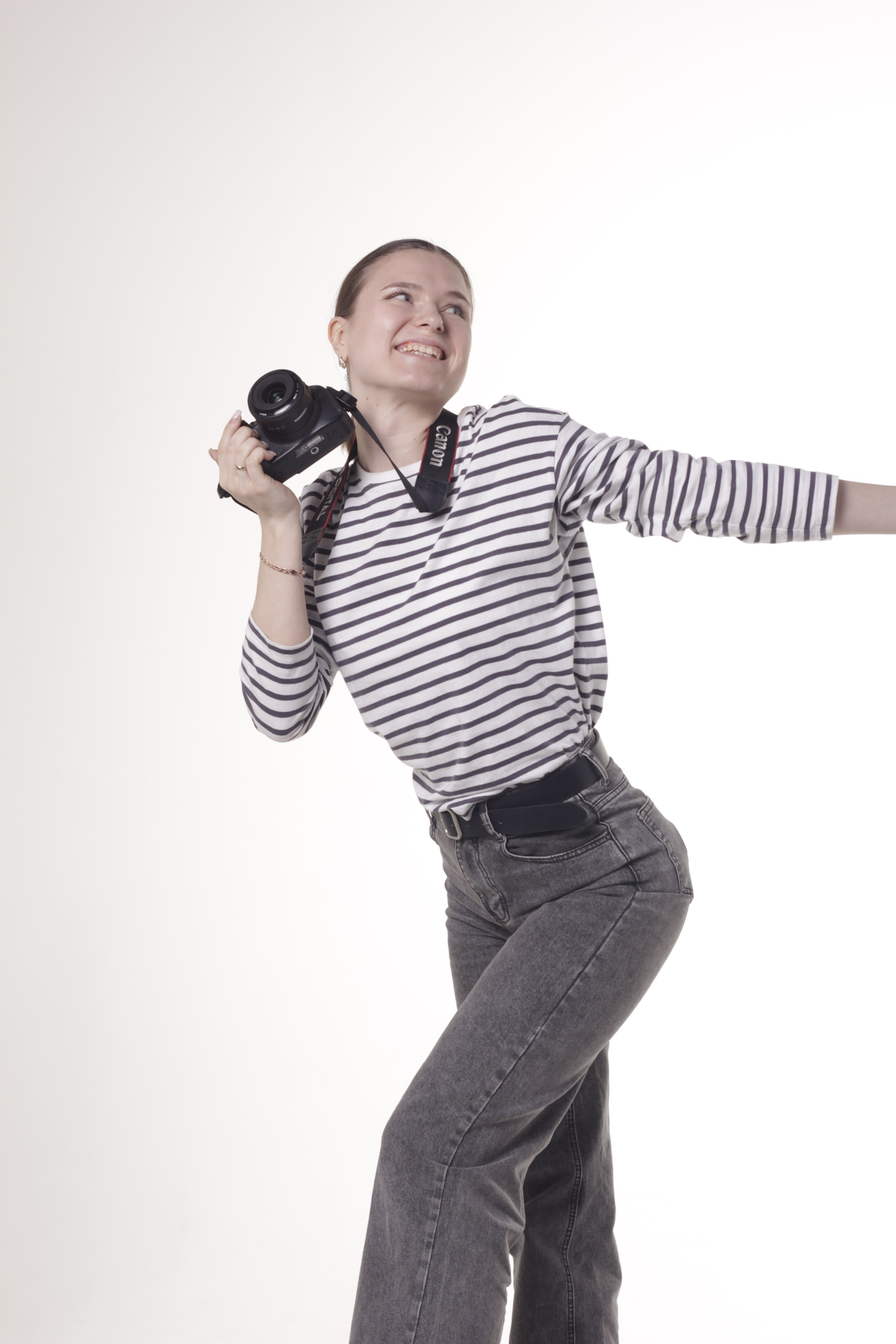 Полина с фотоаппаратом. Портретный фотограф в Москве и Московской области Гнутиков Сергей