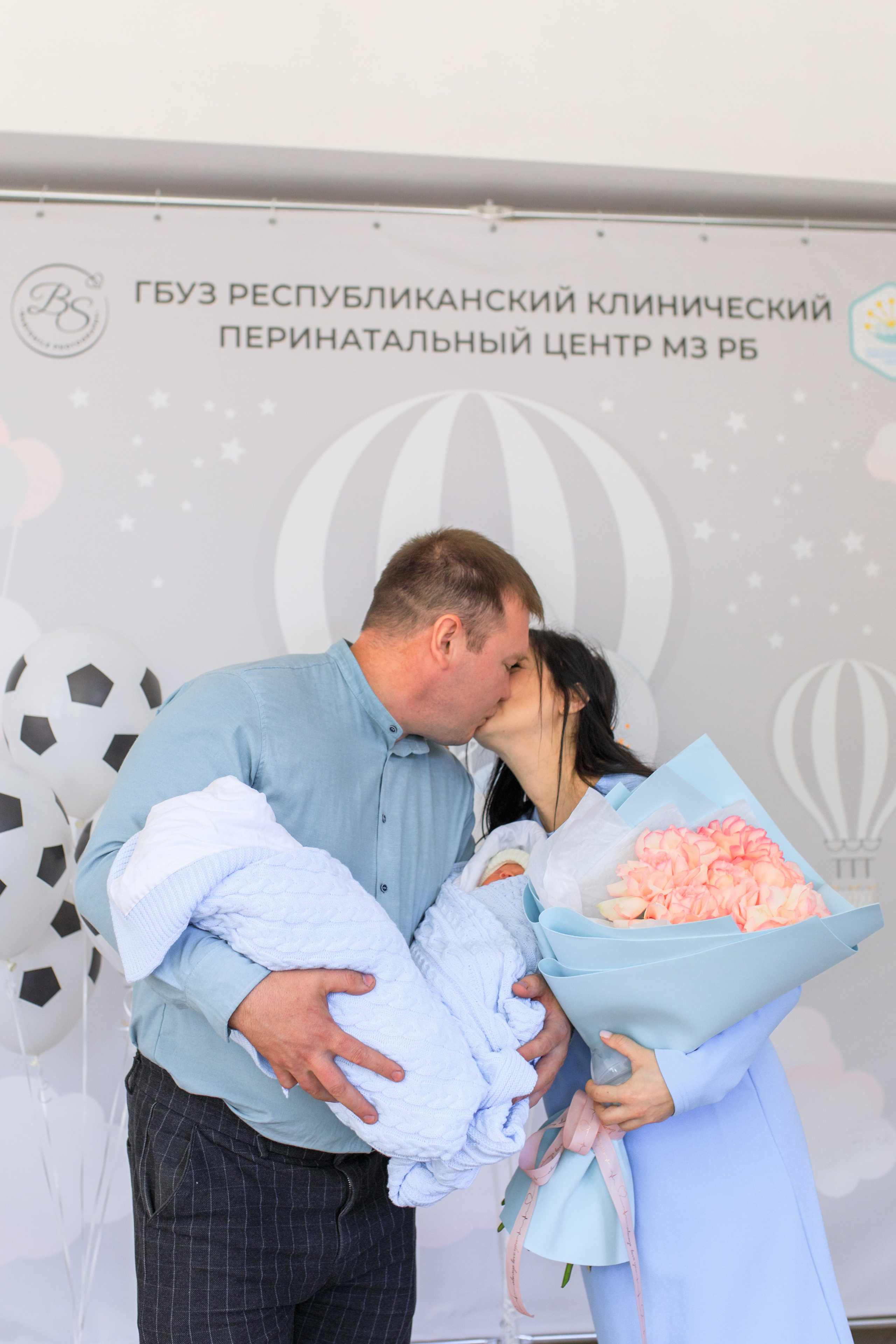 Съемка выписки из роддома. Фотограф в Уфе Ирина Идрисова