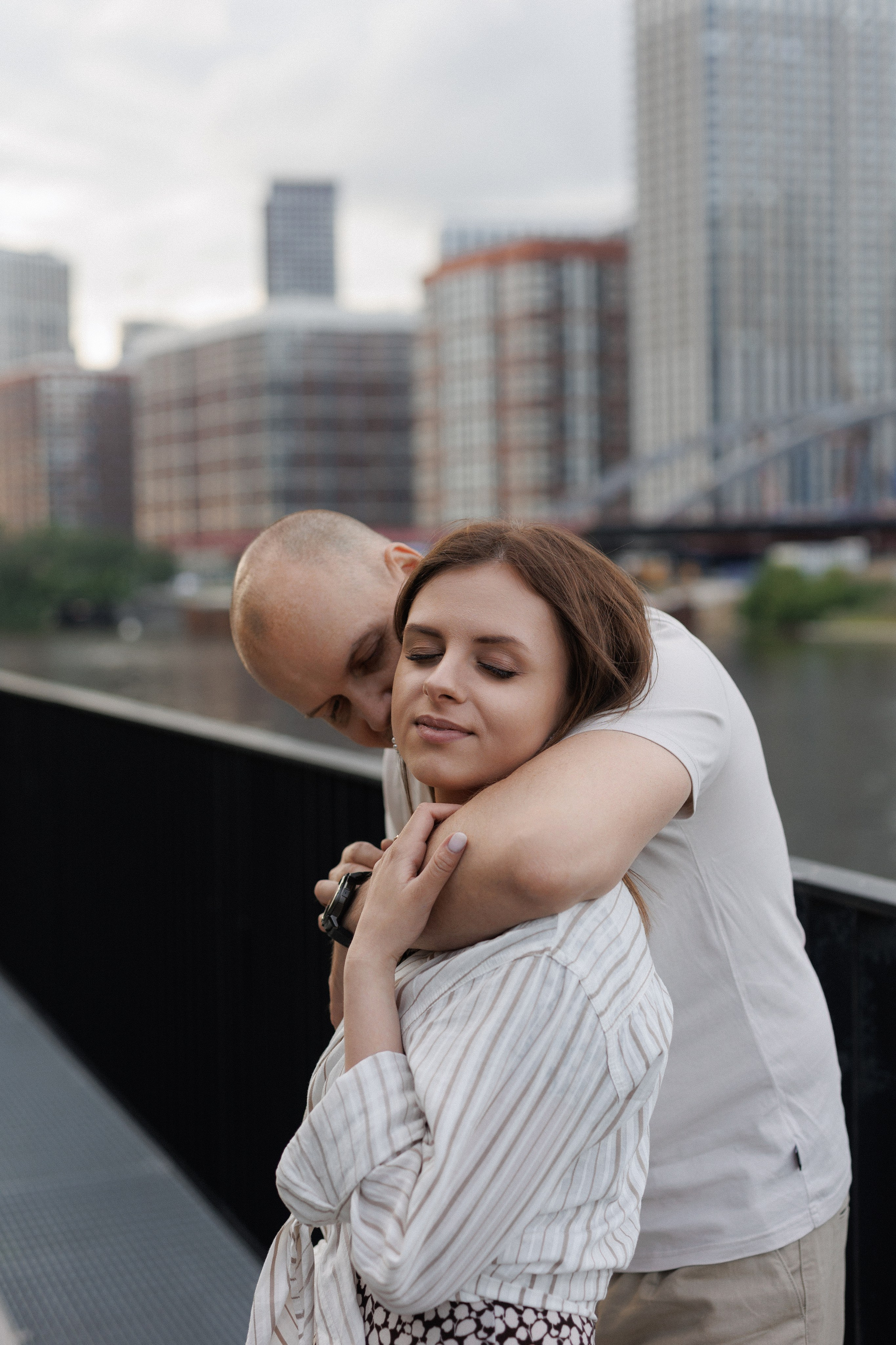 Катерина и Денис. Набережная. Семейный и свадебный фотограф в Москве Черкасова Анна