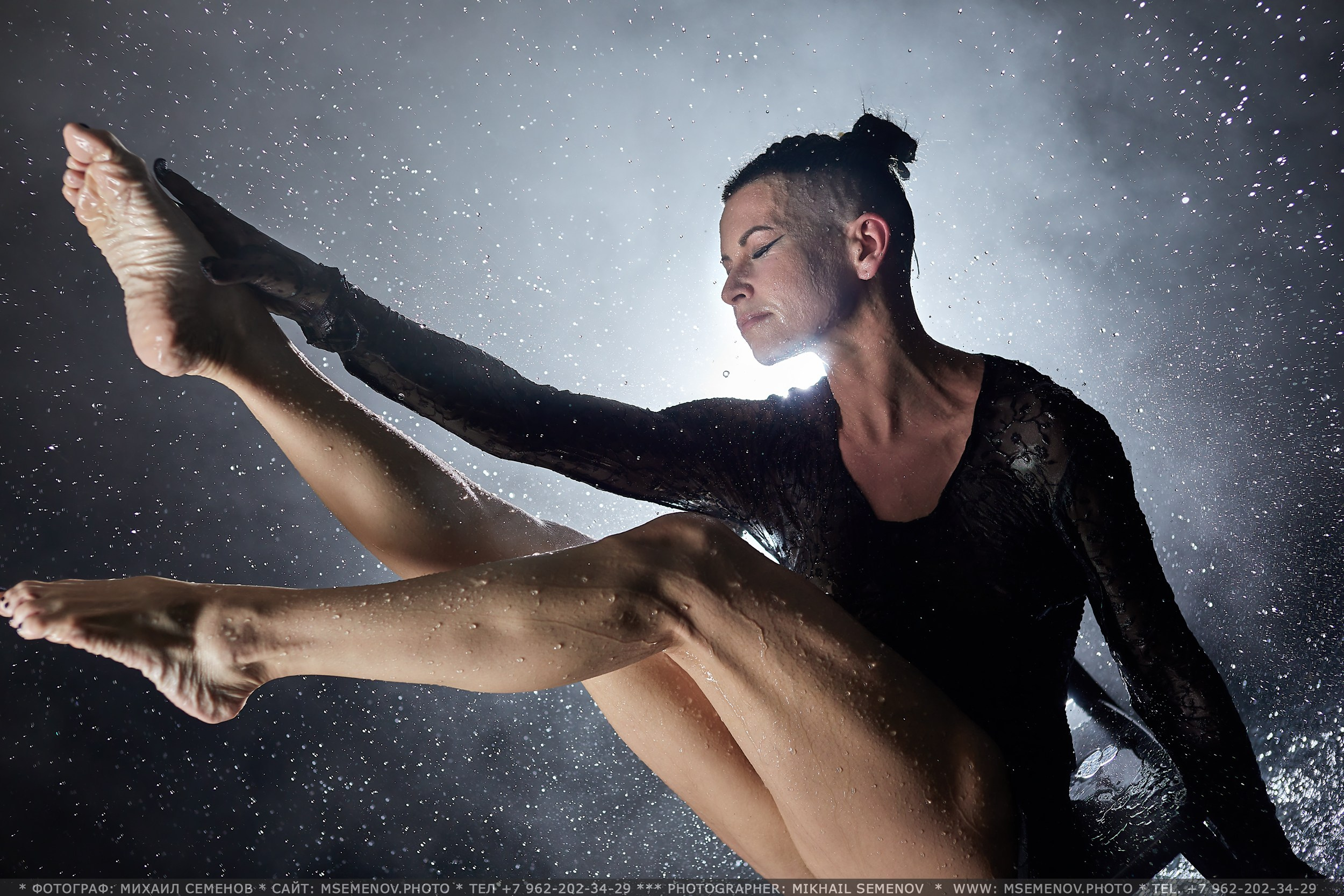 Аква-фотосессия Анны. Боевая фотосессия с водой. Фотограф Михаил Ярославль