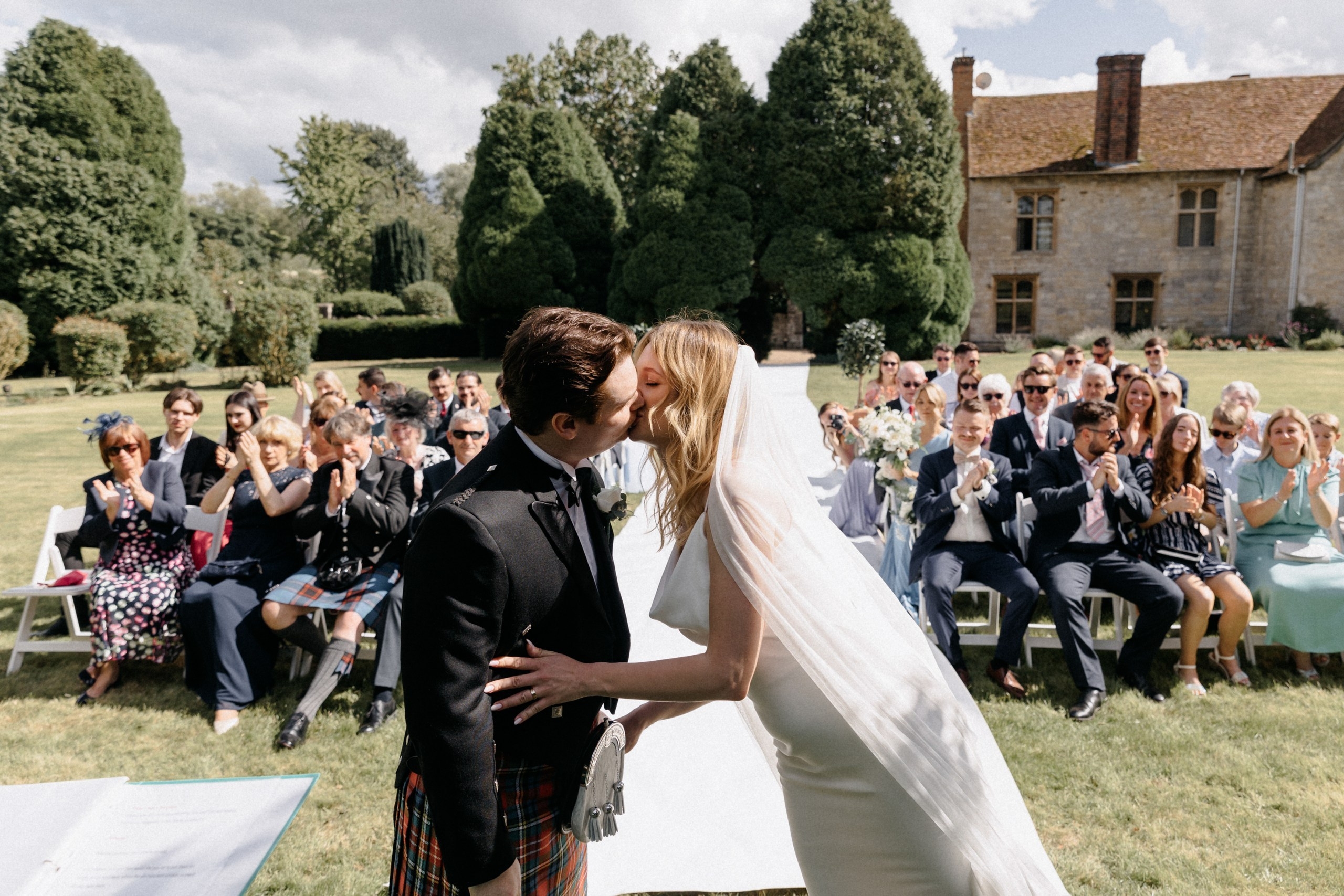 Ana & Tom Wedding at Notley Abbey. Moments Catchers — Wedding Photography & Video Duo in London