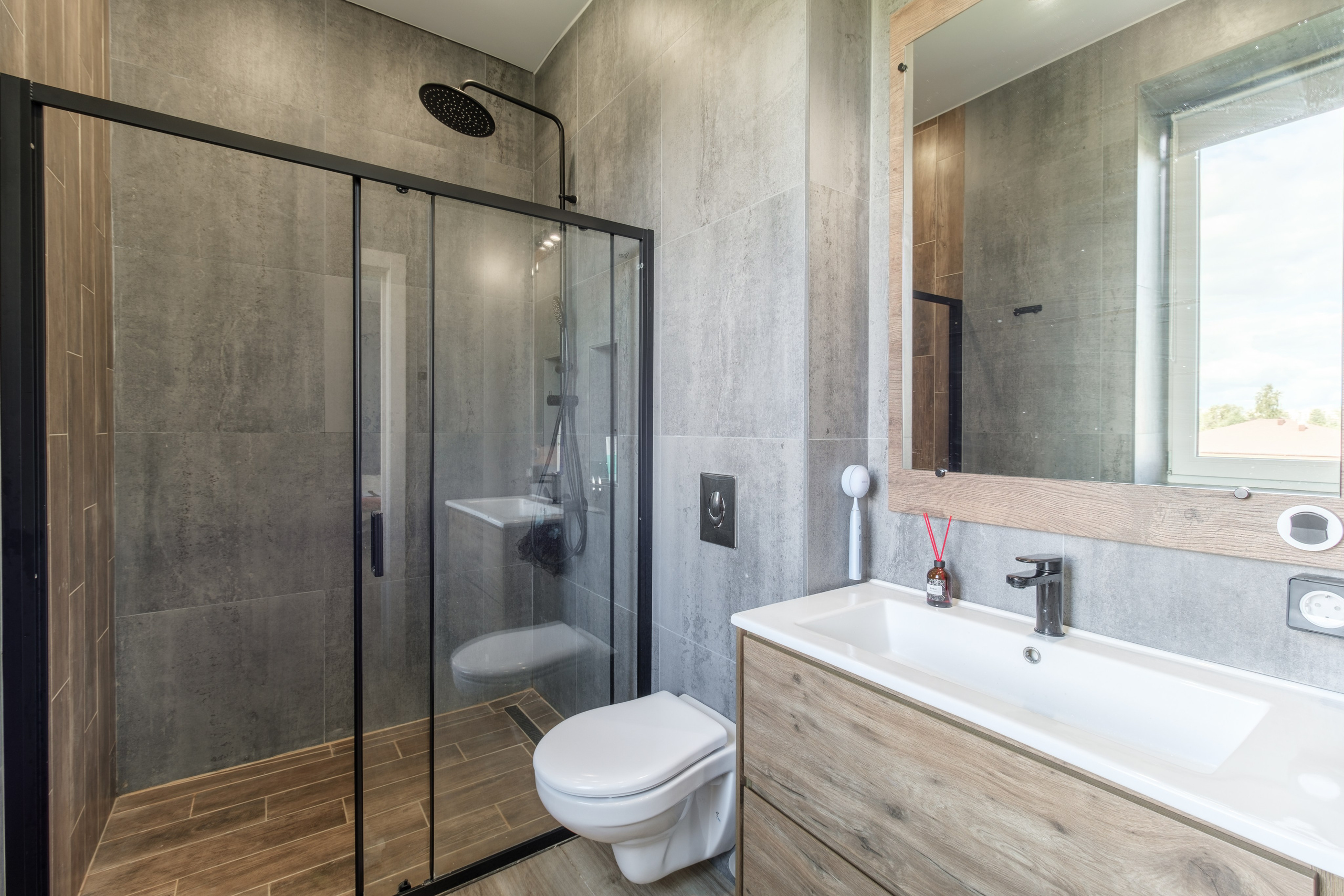 Двухэтажный дом, Вайя