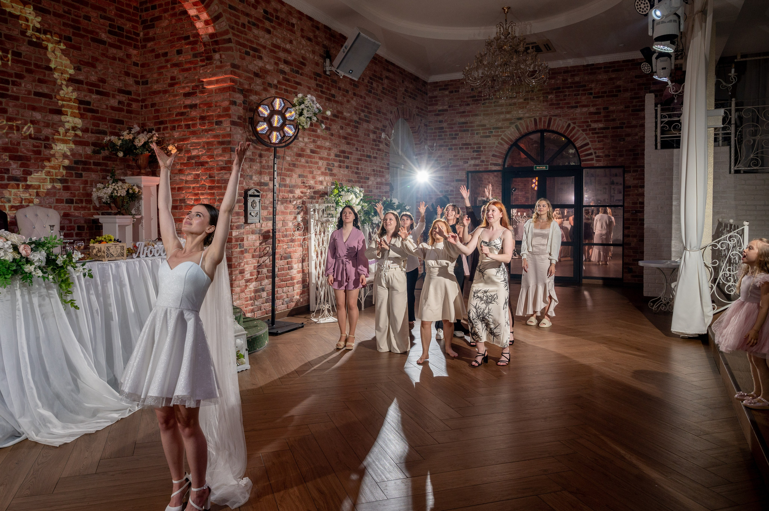 Елизавета и Максим (фотосессия у Дворца Штиглица, набережная Мойки и у Законодательного собрания). Портретный, семейный и свадебный фотограф в Санкт-Петербурге и в Пушкине Ширяев Денис