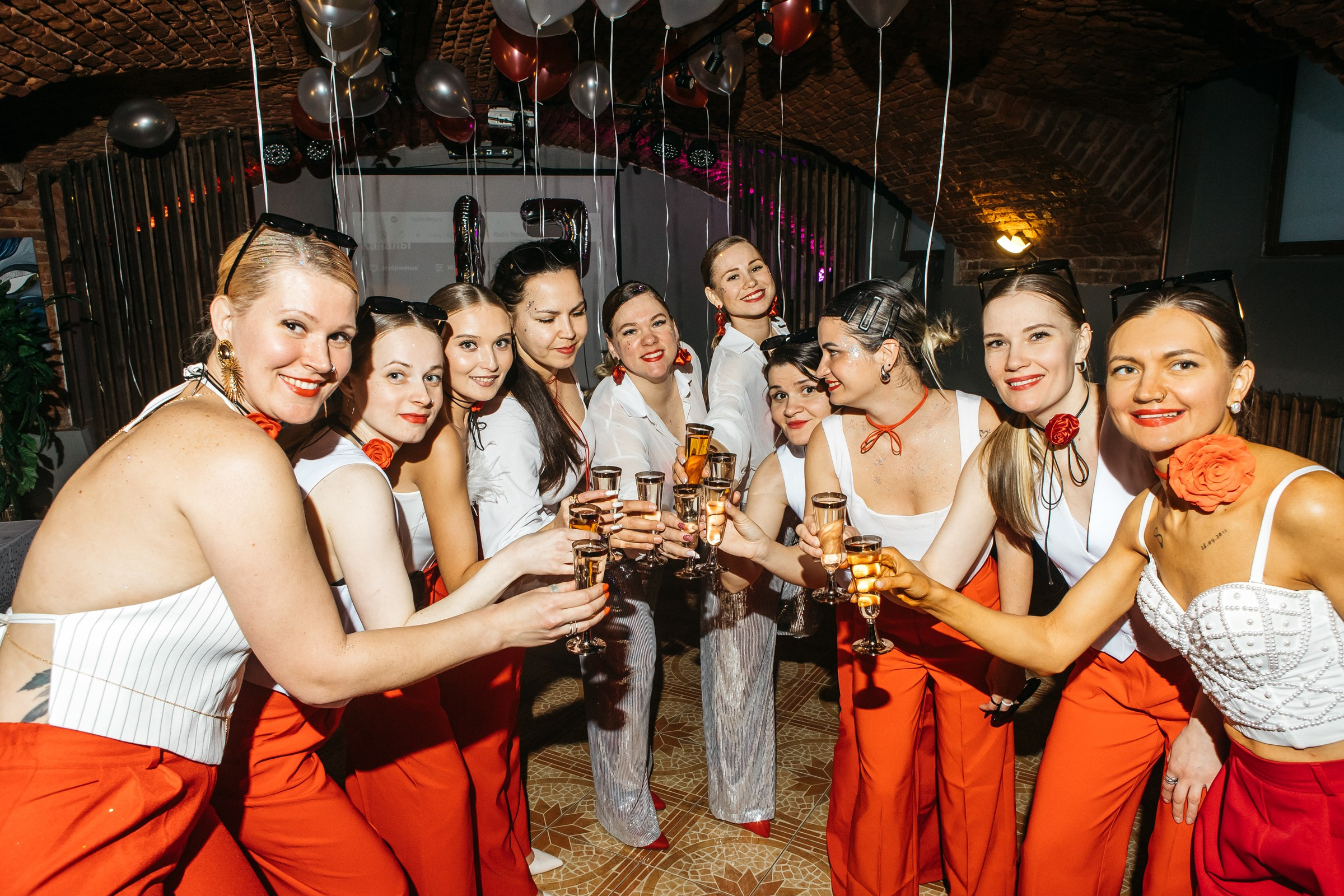 Позитивный репортажный фотограф на День Рождение, юбилей Питер