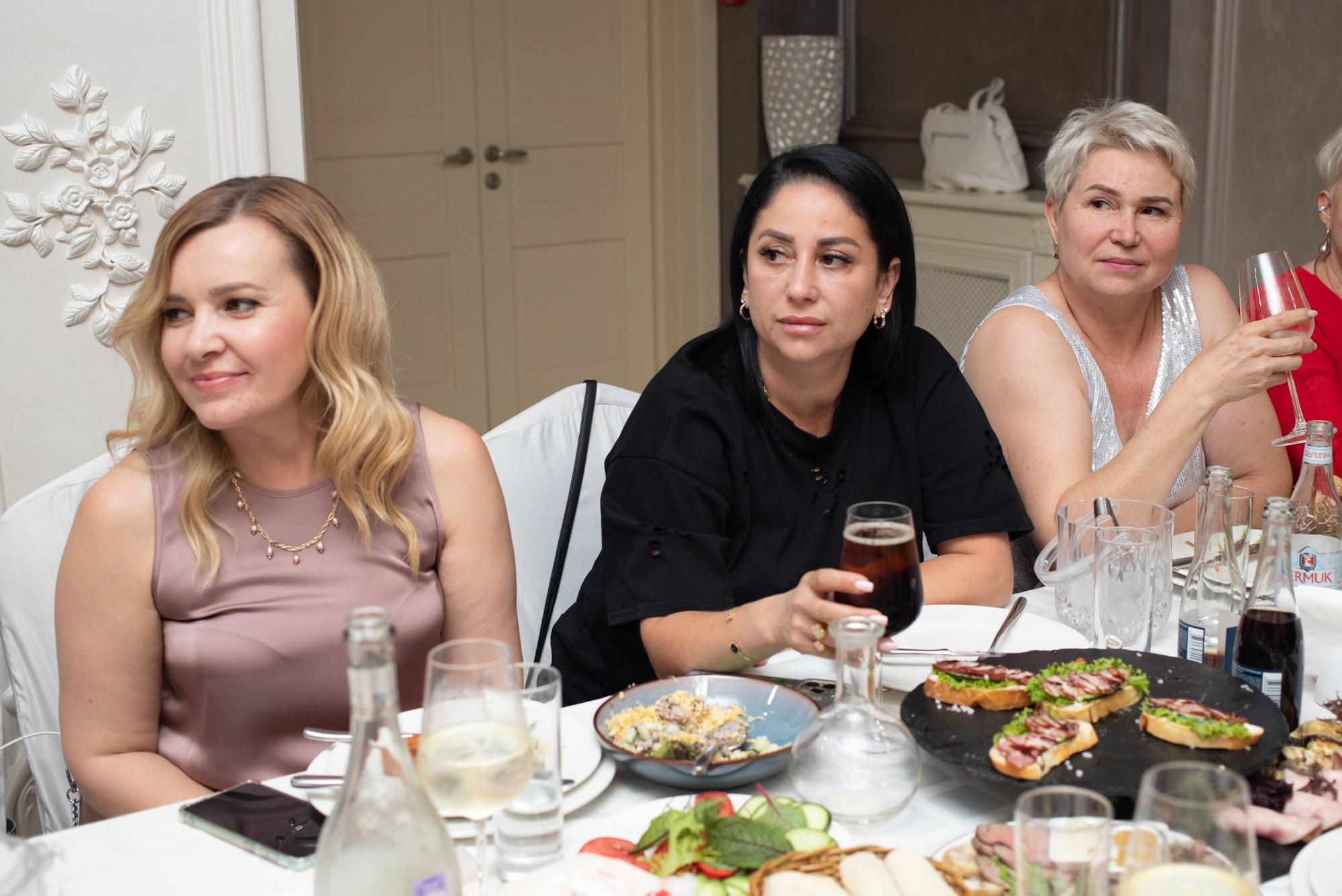 Выпускной 9-й класс. Репортажный, промышленный и маркетплейс-фотограф Дмитрий Чернат