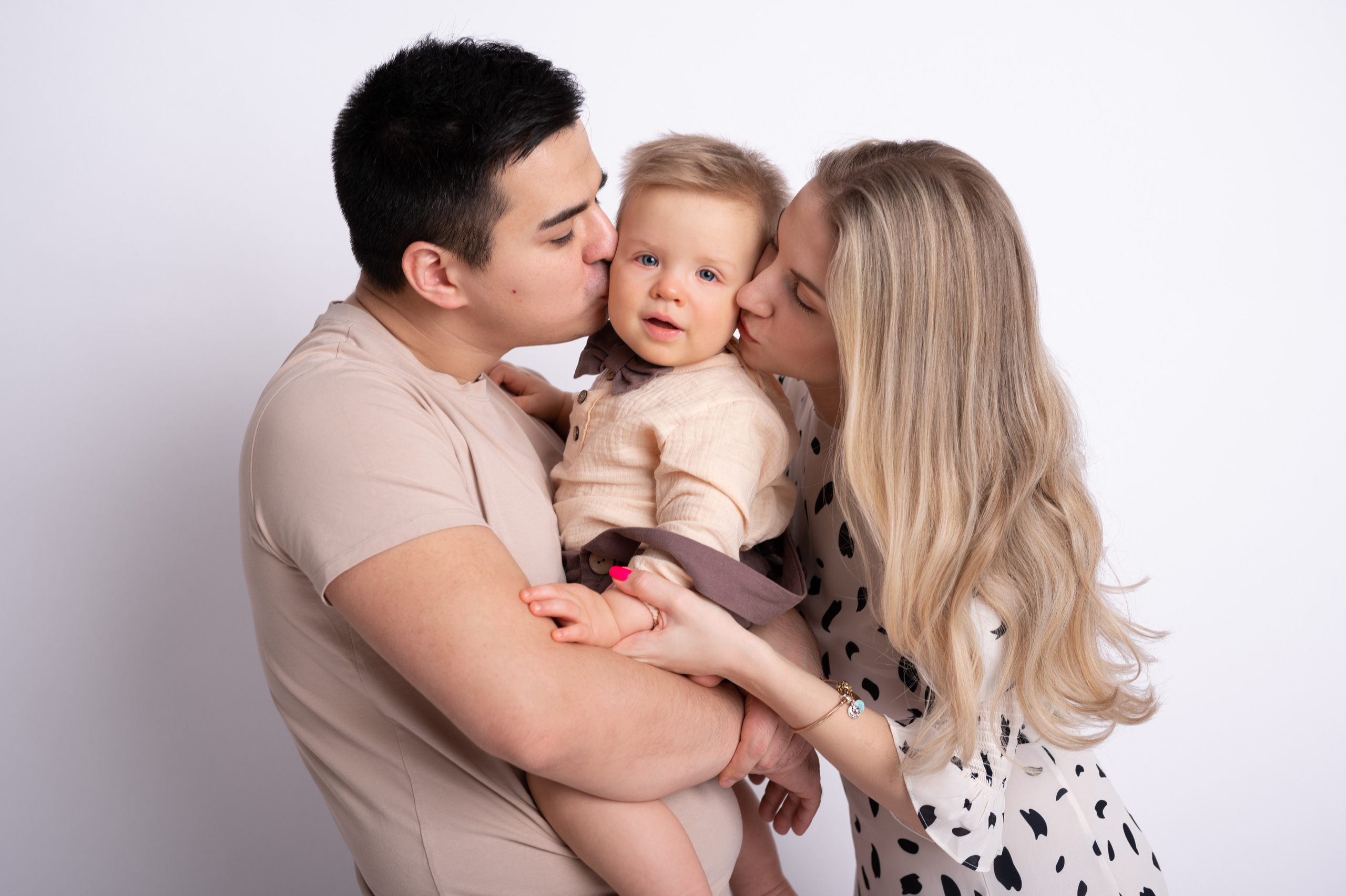 Семейные кадры. Фотосессия на годик в Москве. Фотограф годовасия