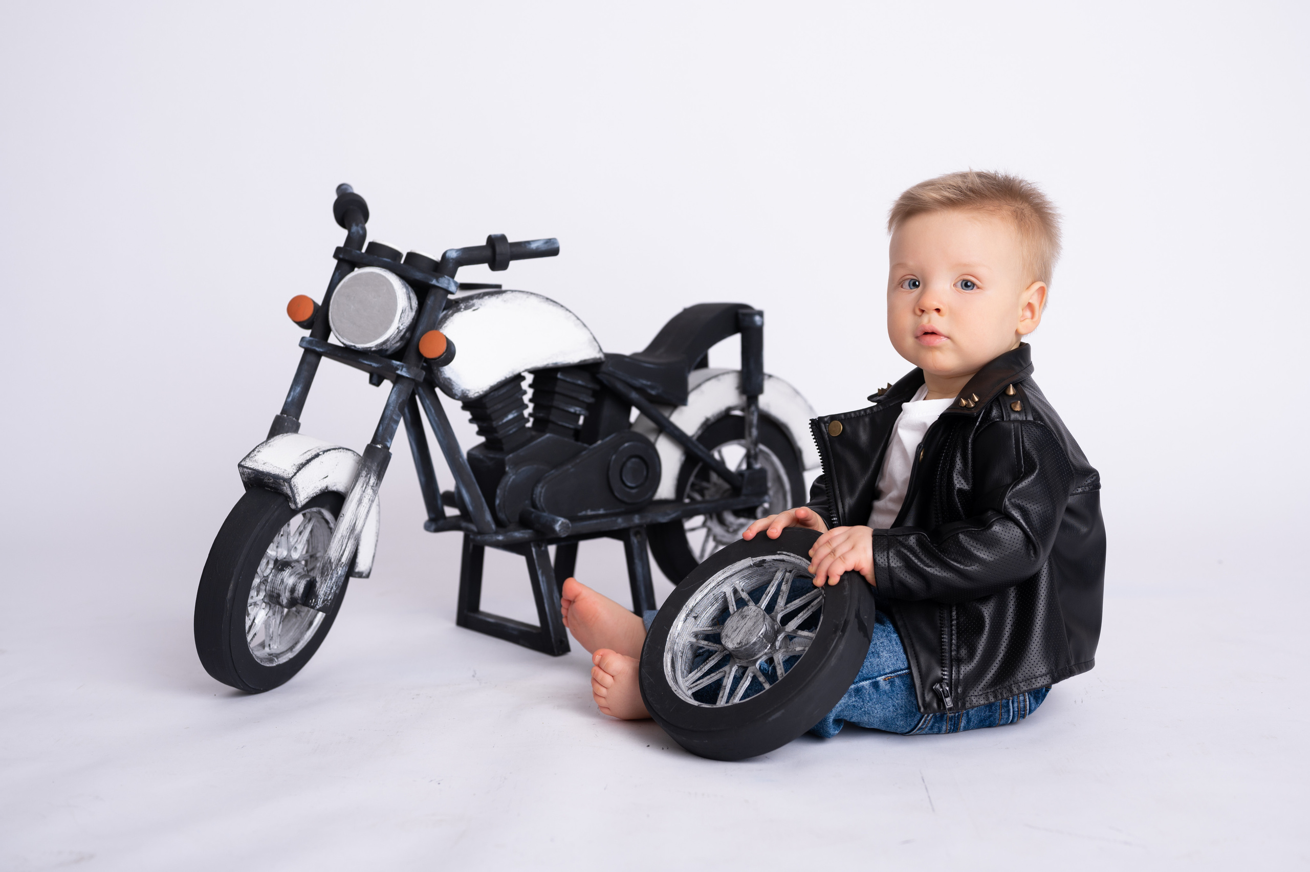 Фотосессия на годик для мальчика. Фотосессия на годик в Москве. Фотограф годовасия