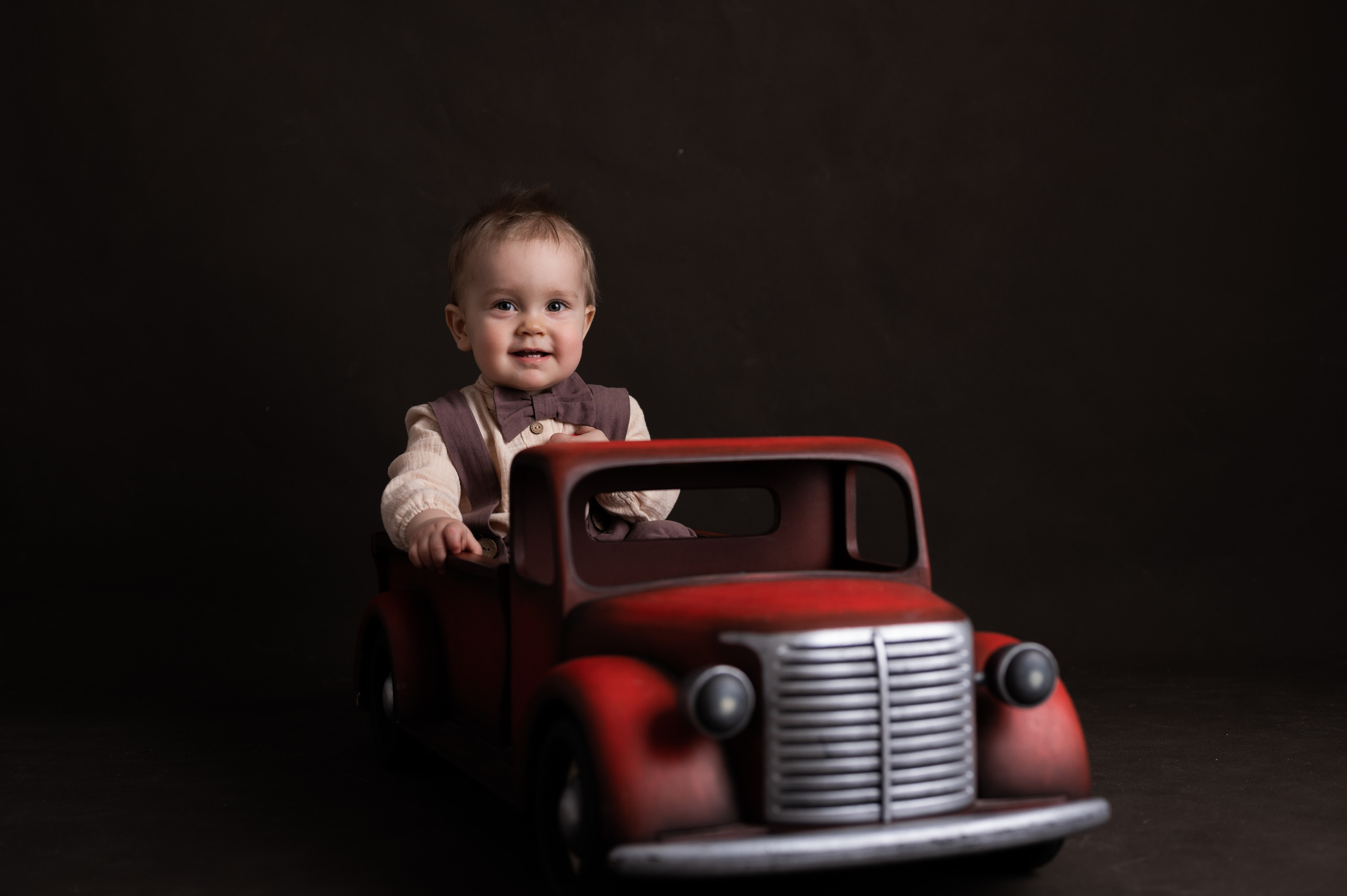 Фотосессия на годик для мальчика. Фотосессия на годик в Москве. Фотограф годовасия