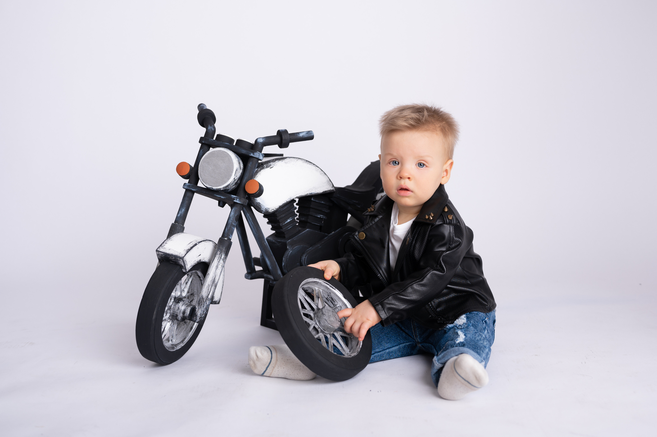 Фотосессия на годик для мальчика. Фотосессия на годик в Москве. Фотограф годовасия