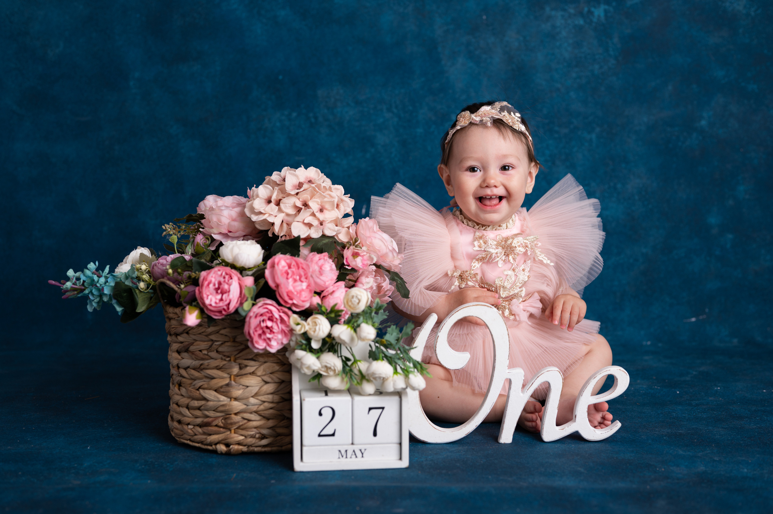 Фотосессия на годик для девочки. Фотосессия на годик в Москве. Фотограф годовасия