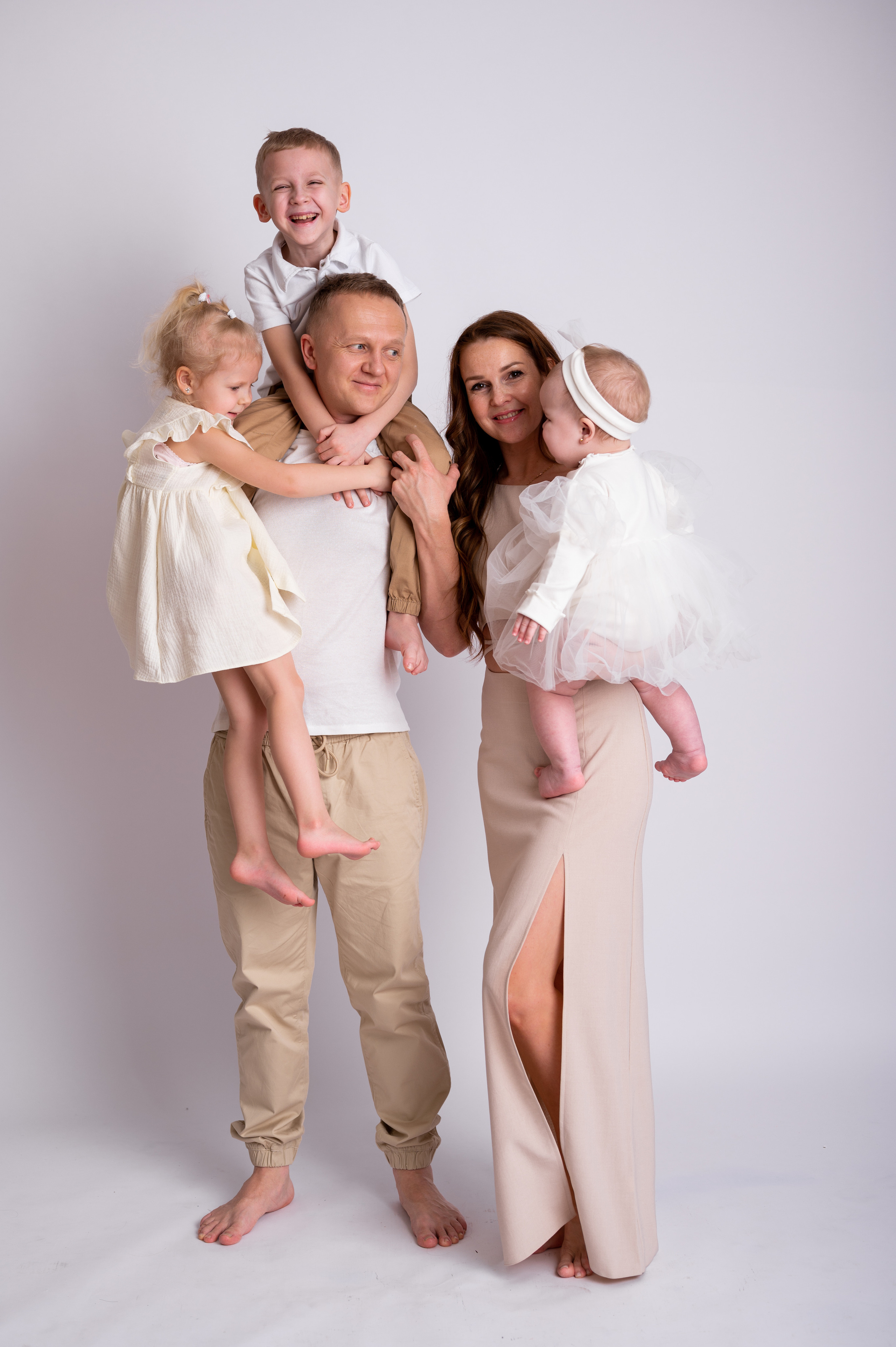 Семейные кадры. Фотосессия на годик в Москве. Фотограф годовасия