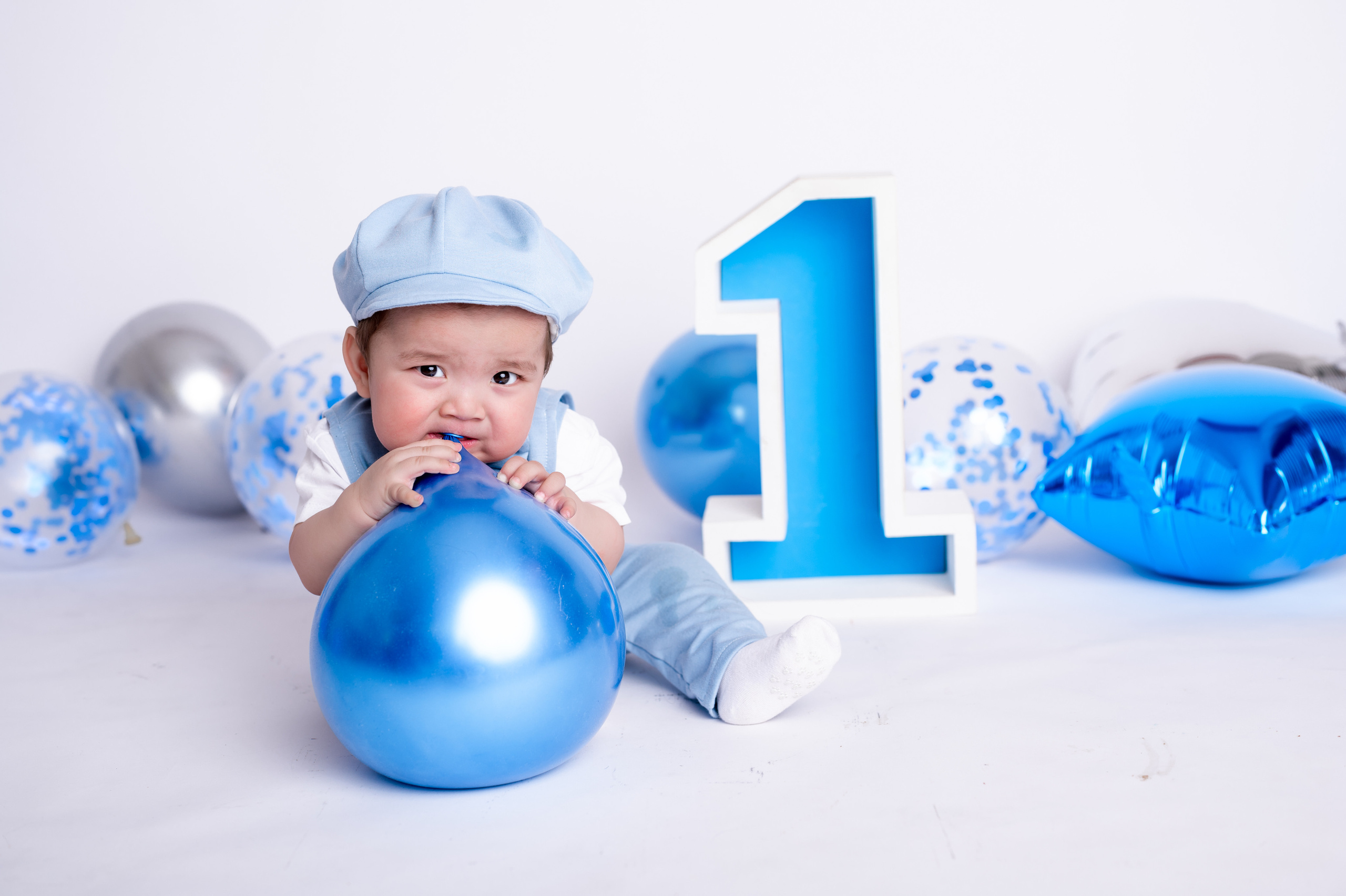 Фотосессия на годик для мальчика. Фотосессия на годик в Москве. Фотограф годовасия