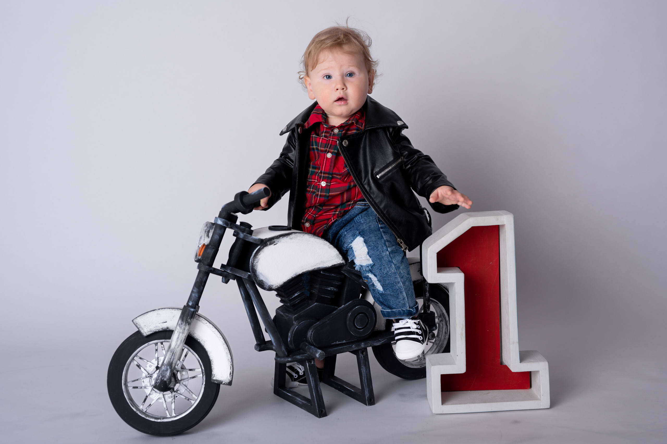 Фотосессия на годик для мальчика. Фотосессия на годик в Москве. Фотограф годовасия