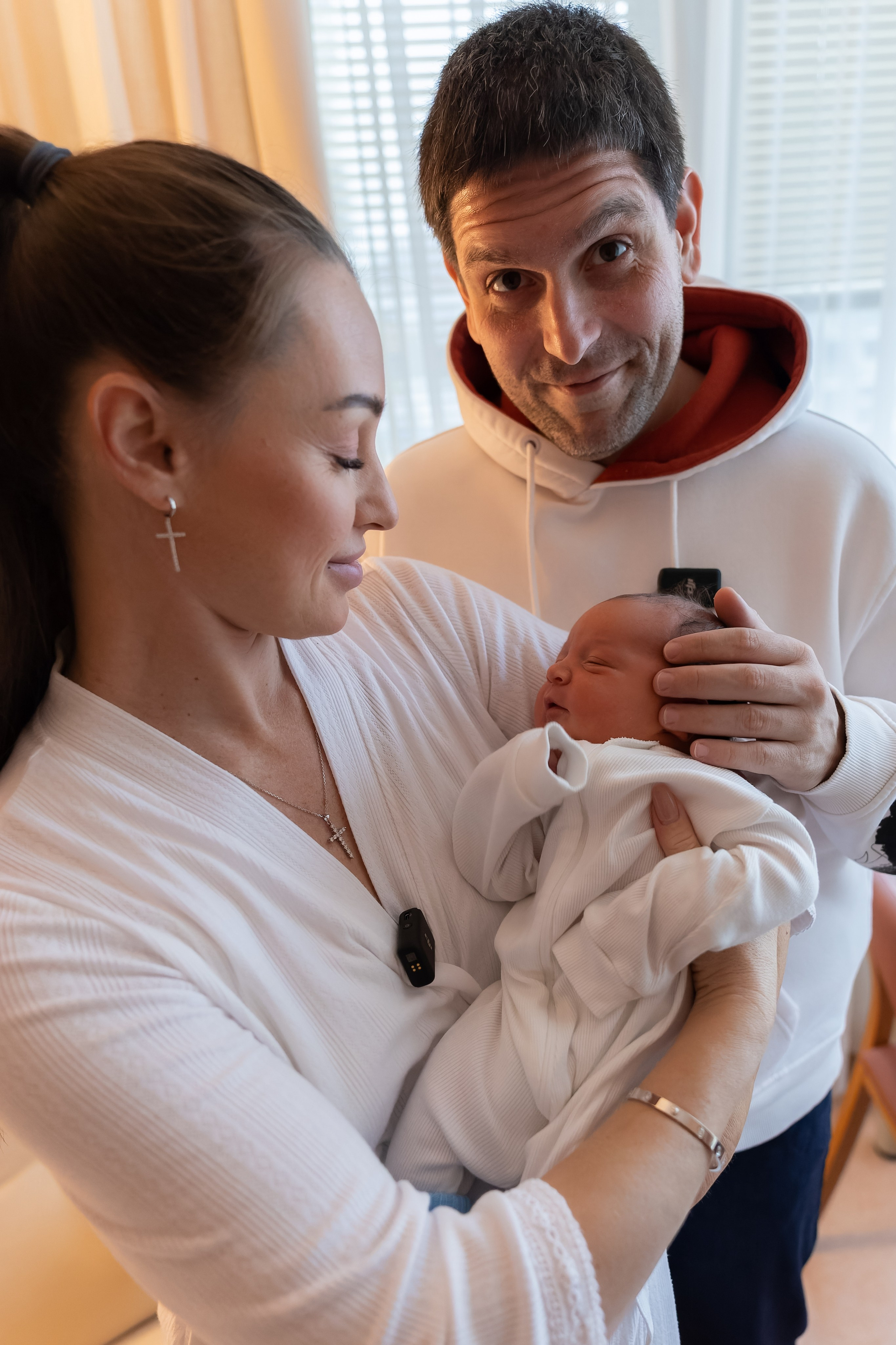 Фото выписки — заказать фотографа на выписку из роддома в Москве. Фотографы на роды в Москве. Фото и видео родов. Фотопроект «Продолжение рода»